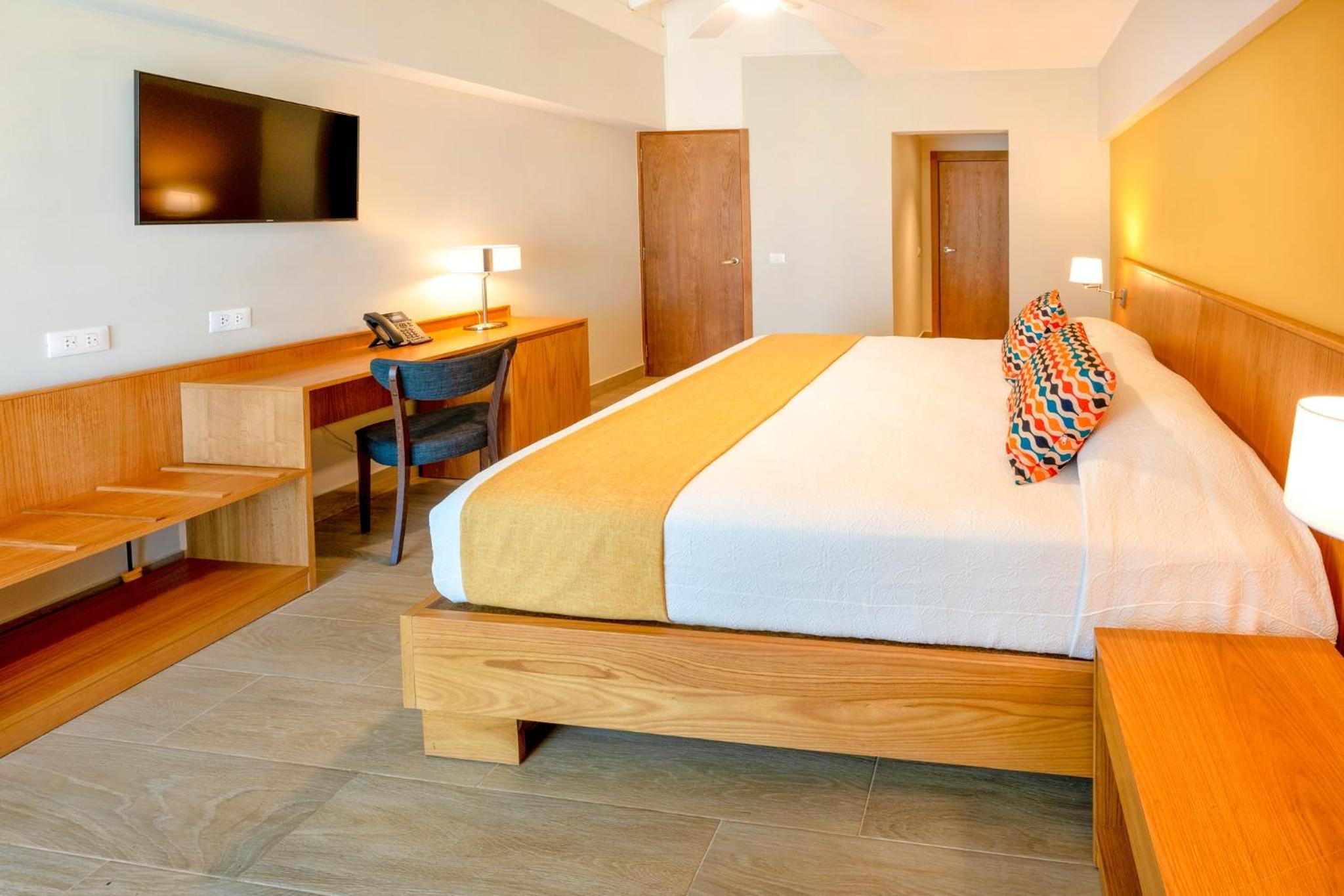 Standard King Room - Photo 1
