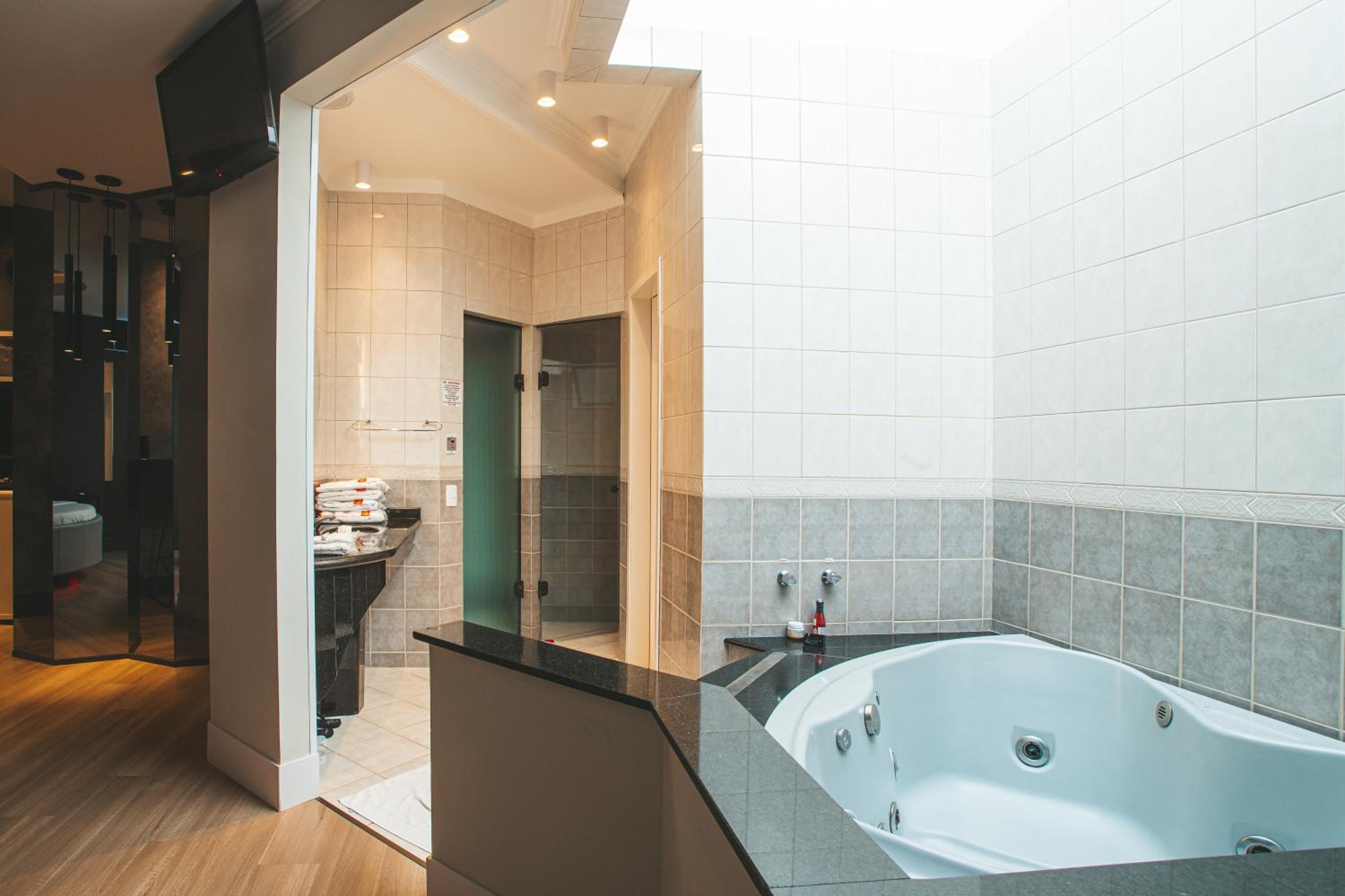 Suite With Spa Bath photo 2