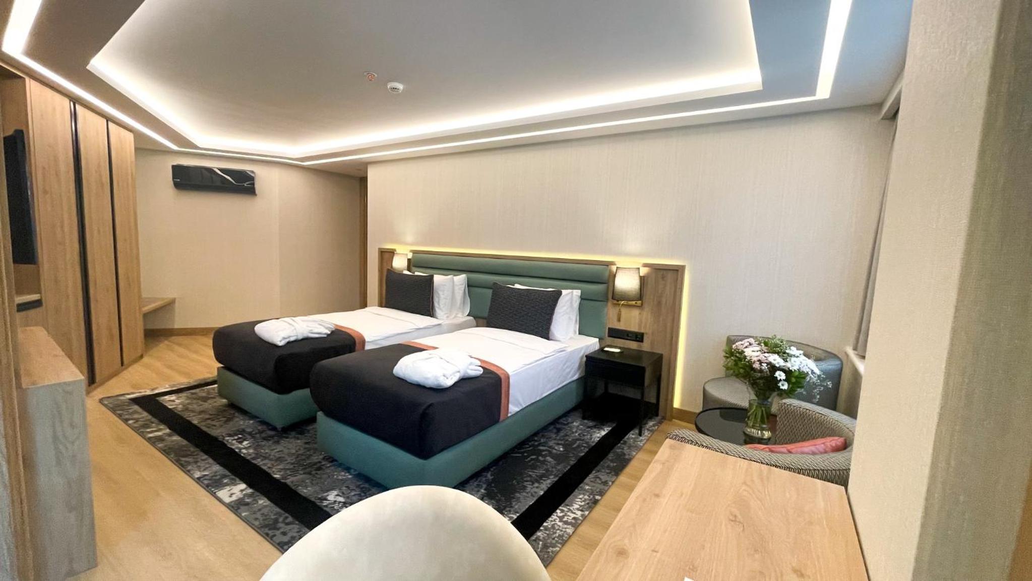 Standard Twin Room