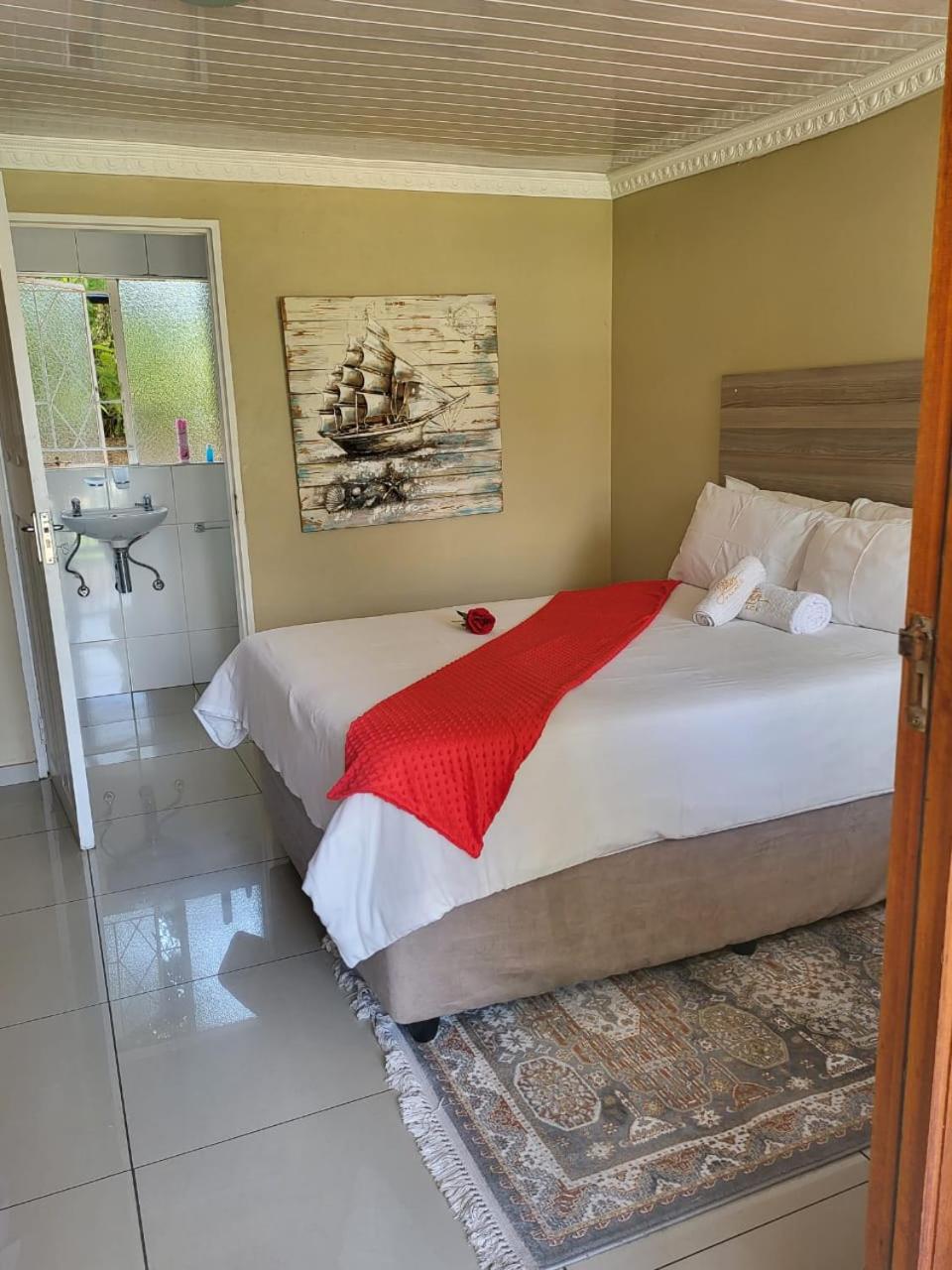 Standard Double Room - Photo 1