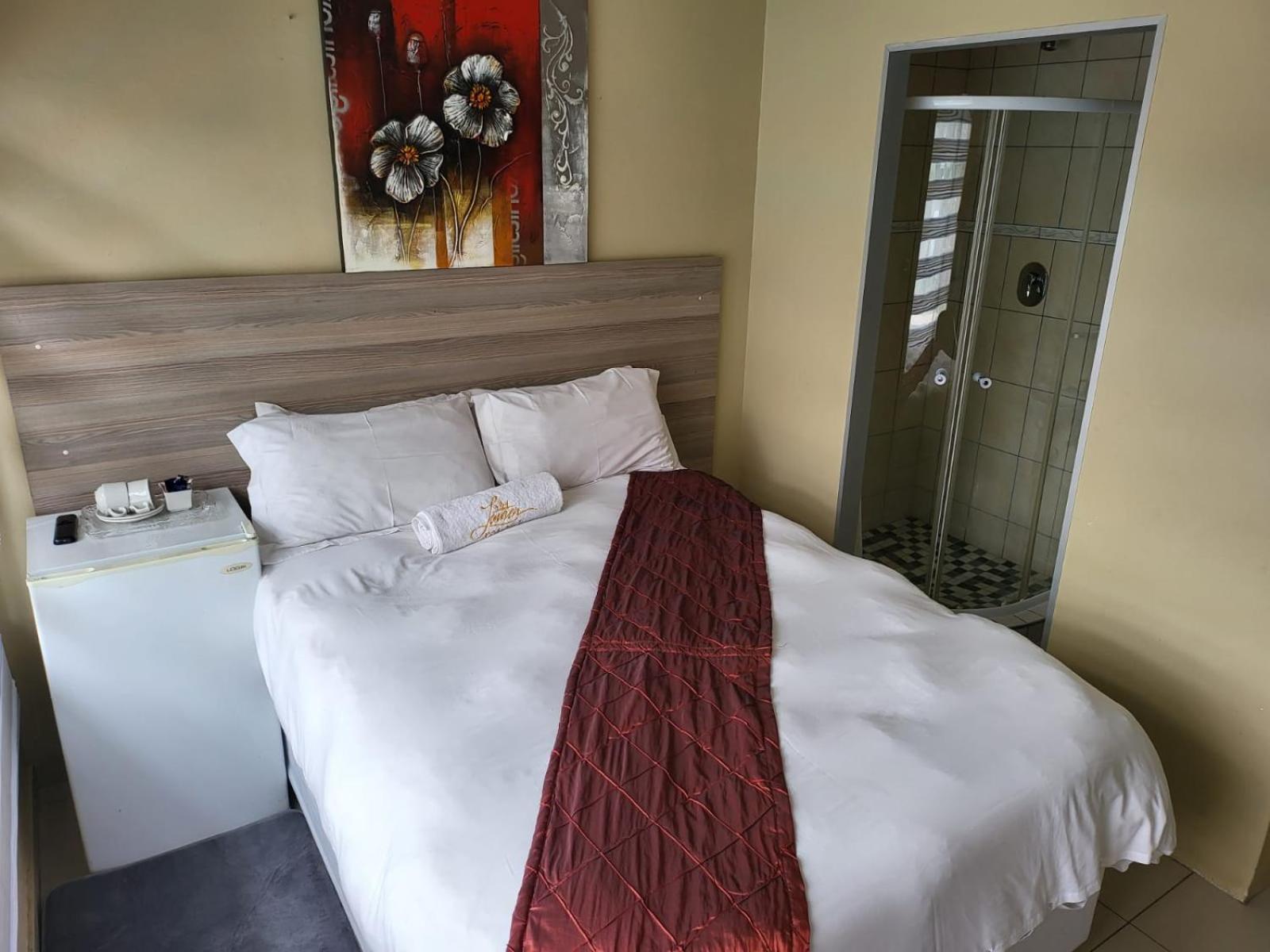 Standard Double Room - Photo 3