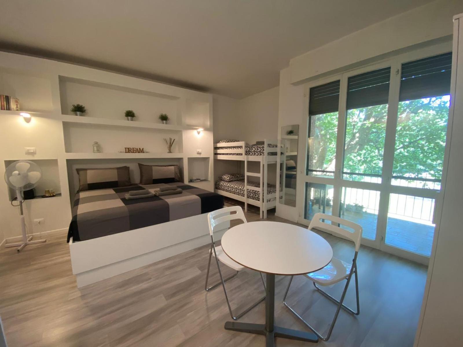 Quadruple Room with Balcony photo 1