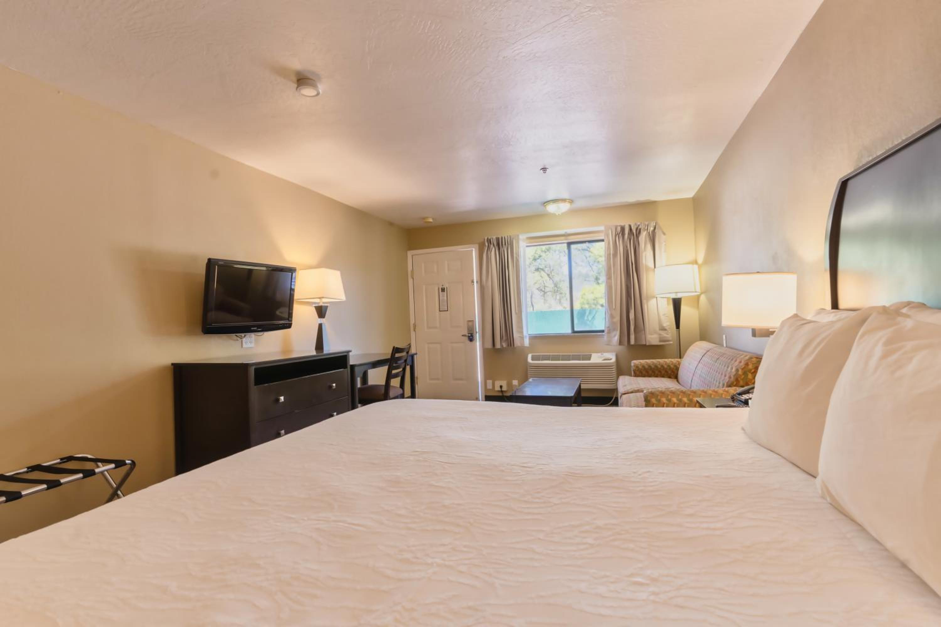King Room - Disability Access photo 3