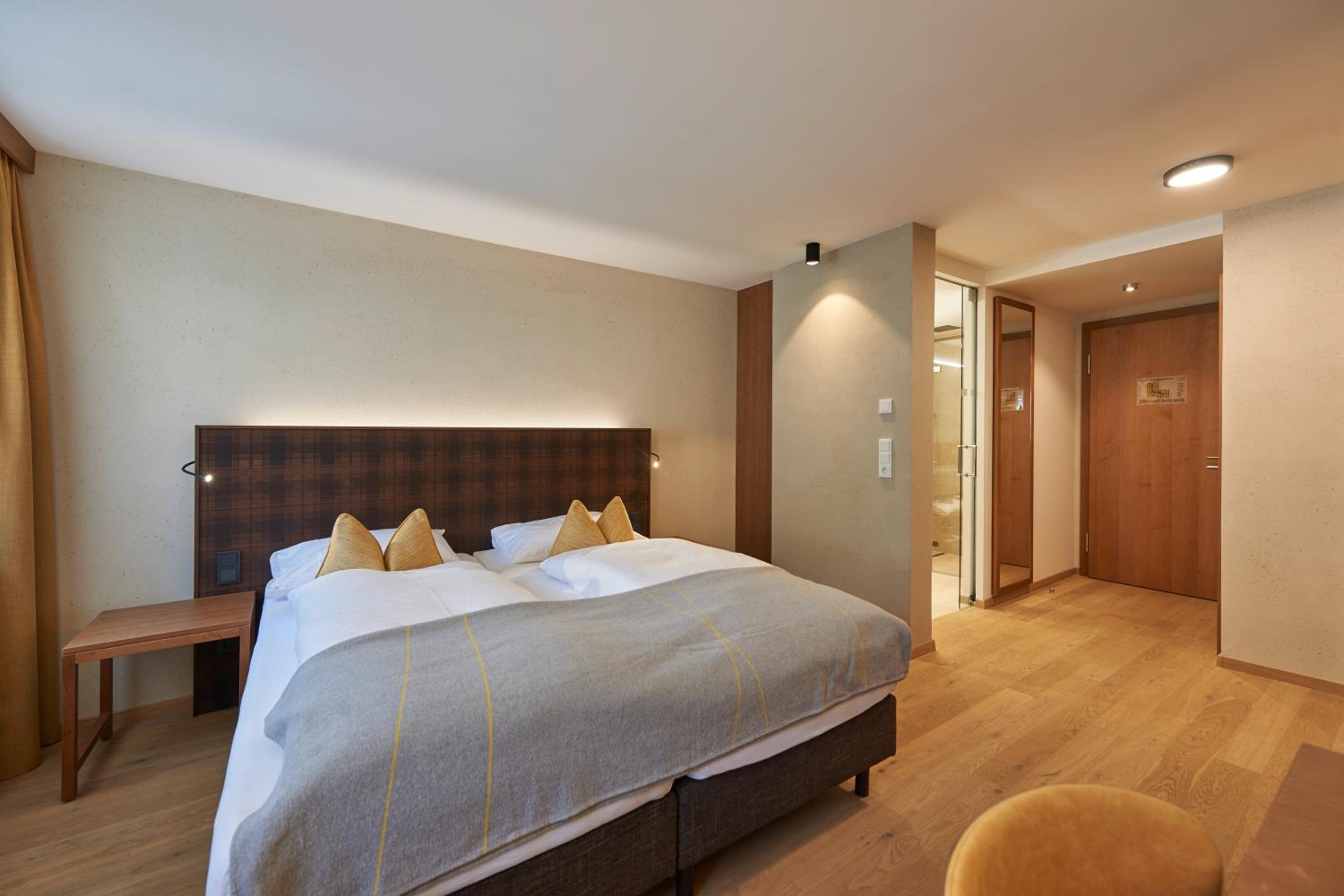 Deluxe Double or Twin Room - Photo 3