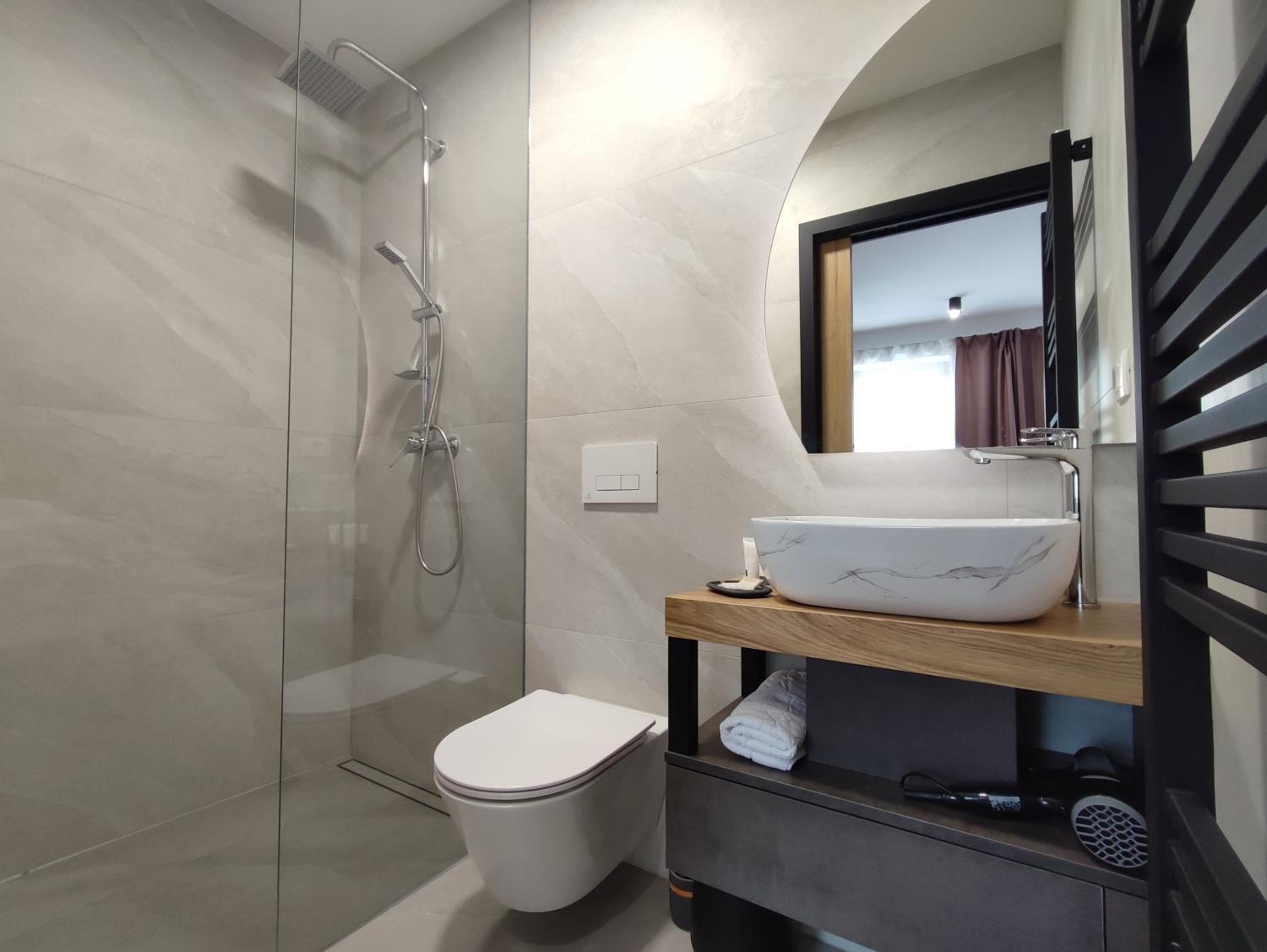 Double Room - Photo 10