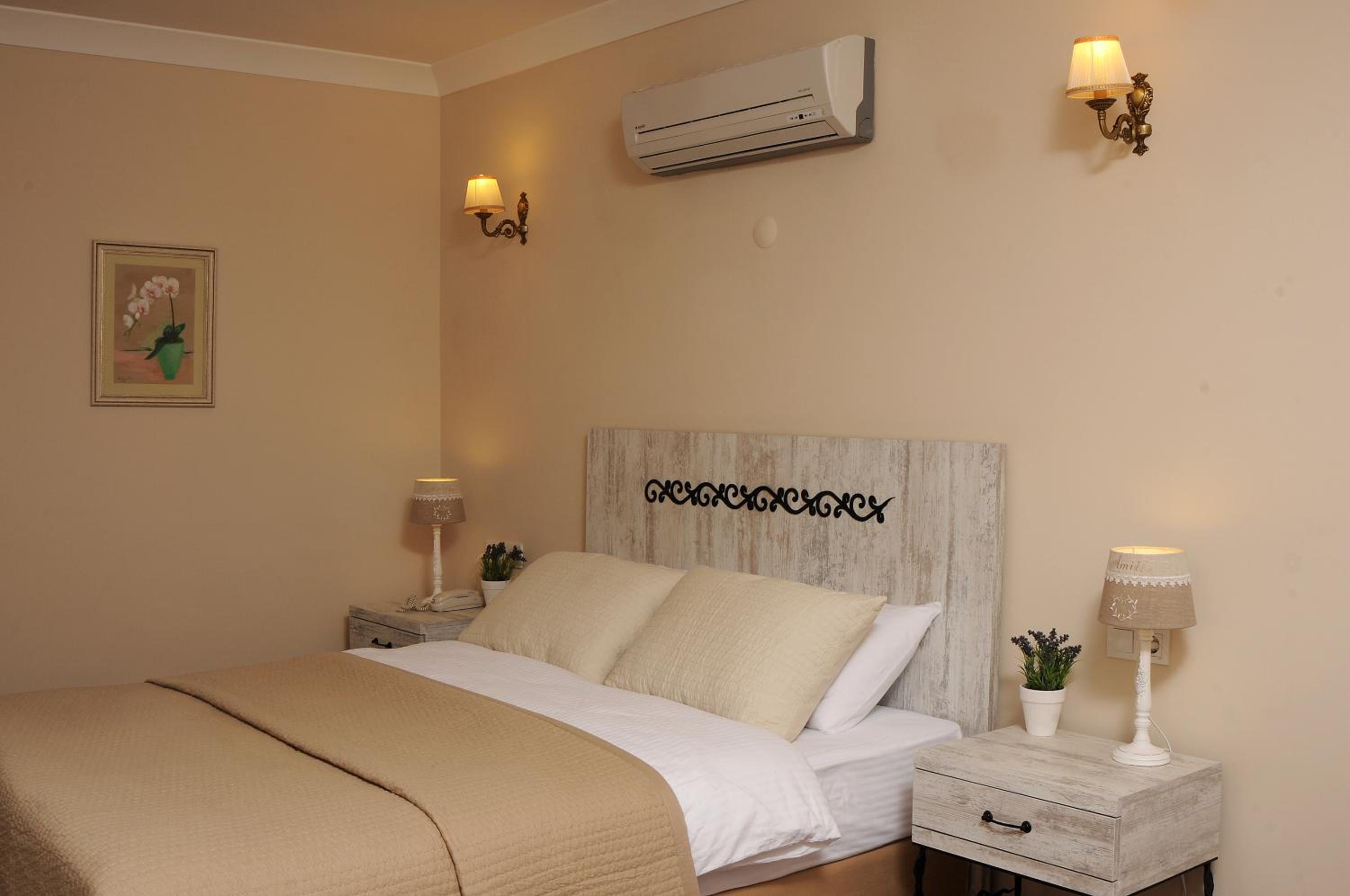 Deluxe Room - Photo 7