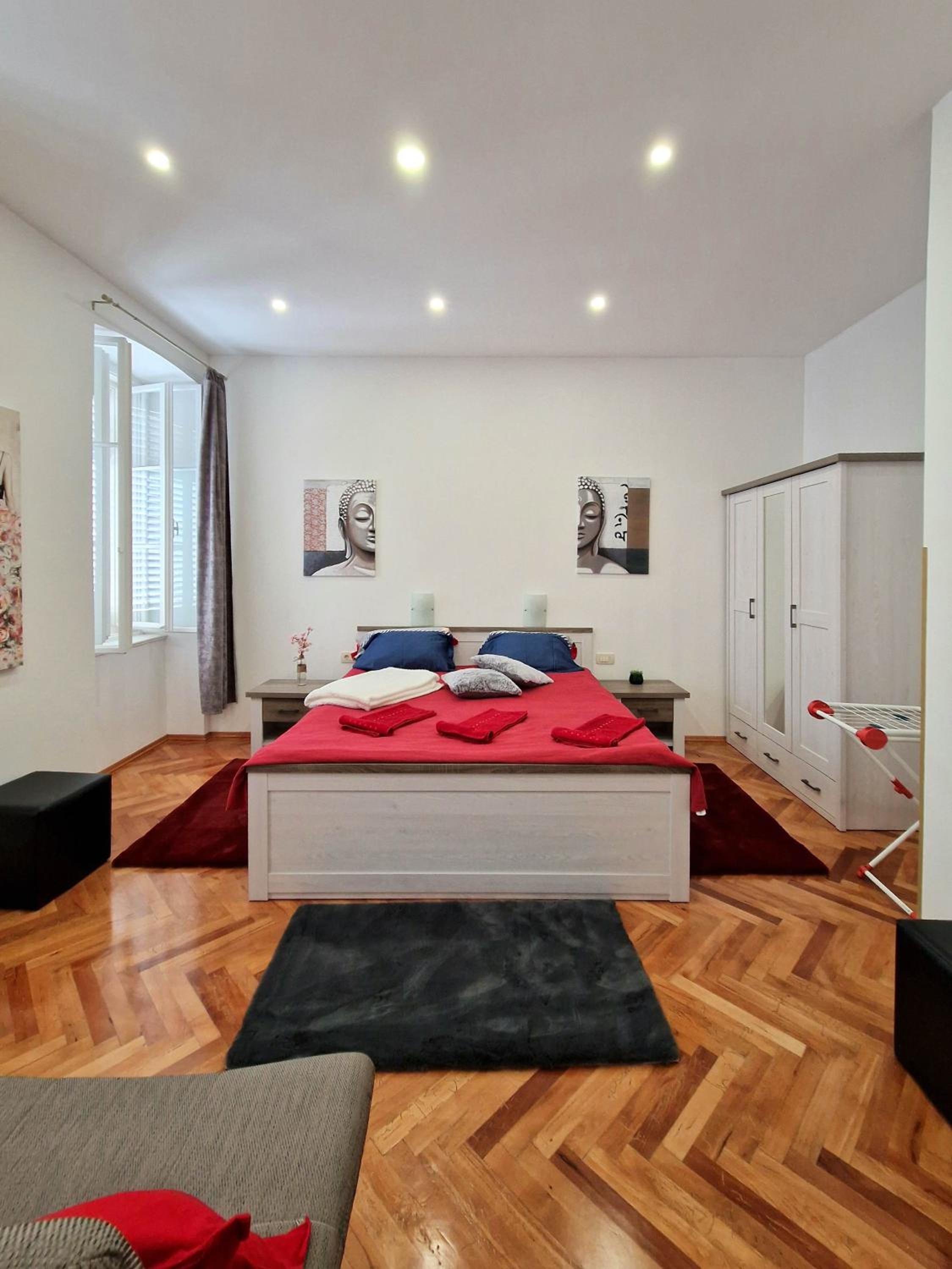 Apartment - Photo 1