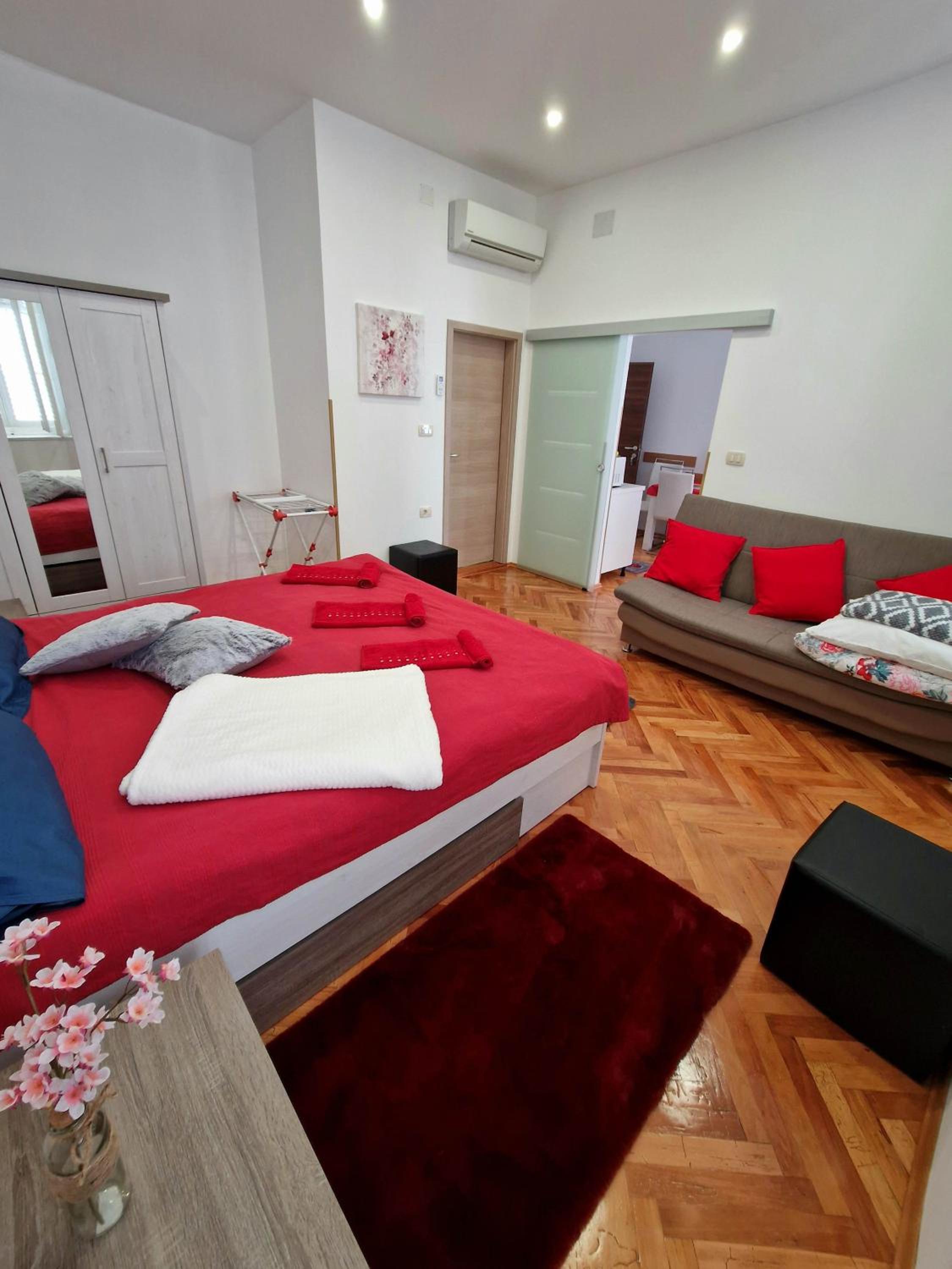 Apartment - Photo 3