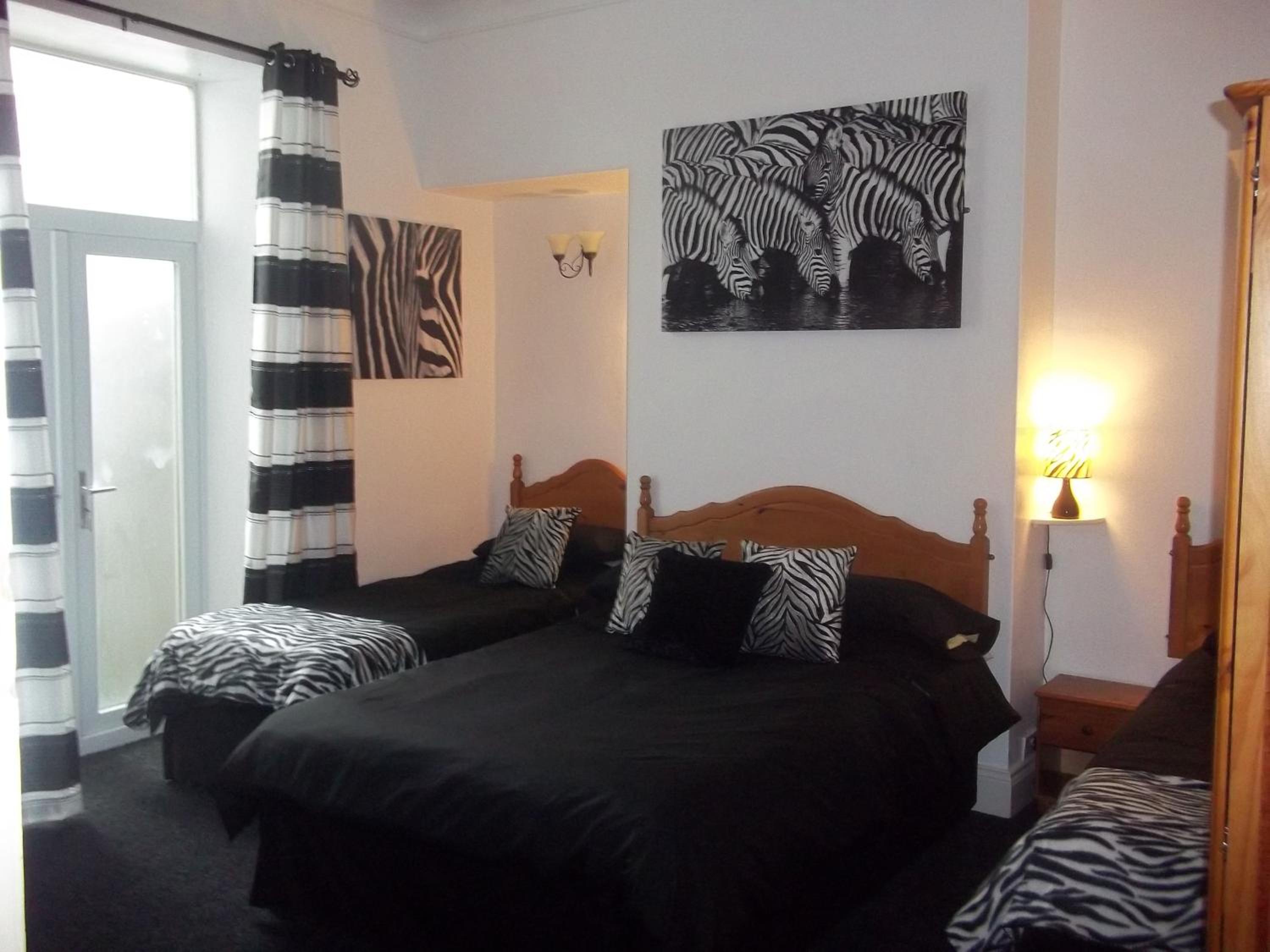 Double or Twin Room with Rear View - B