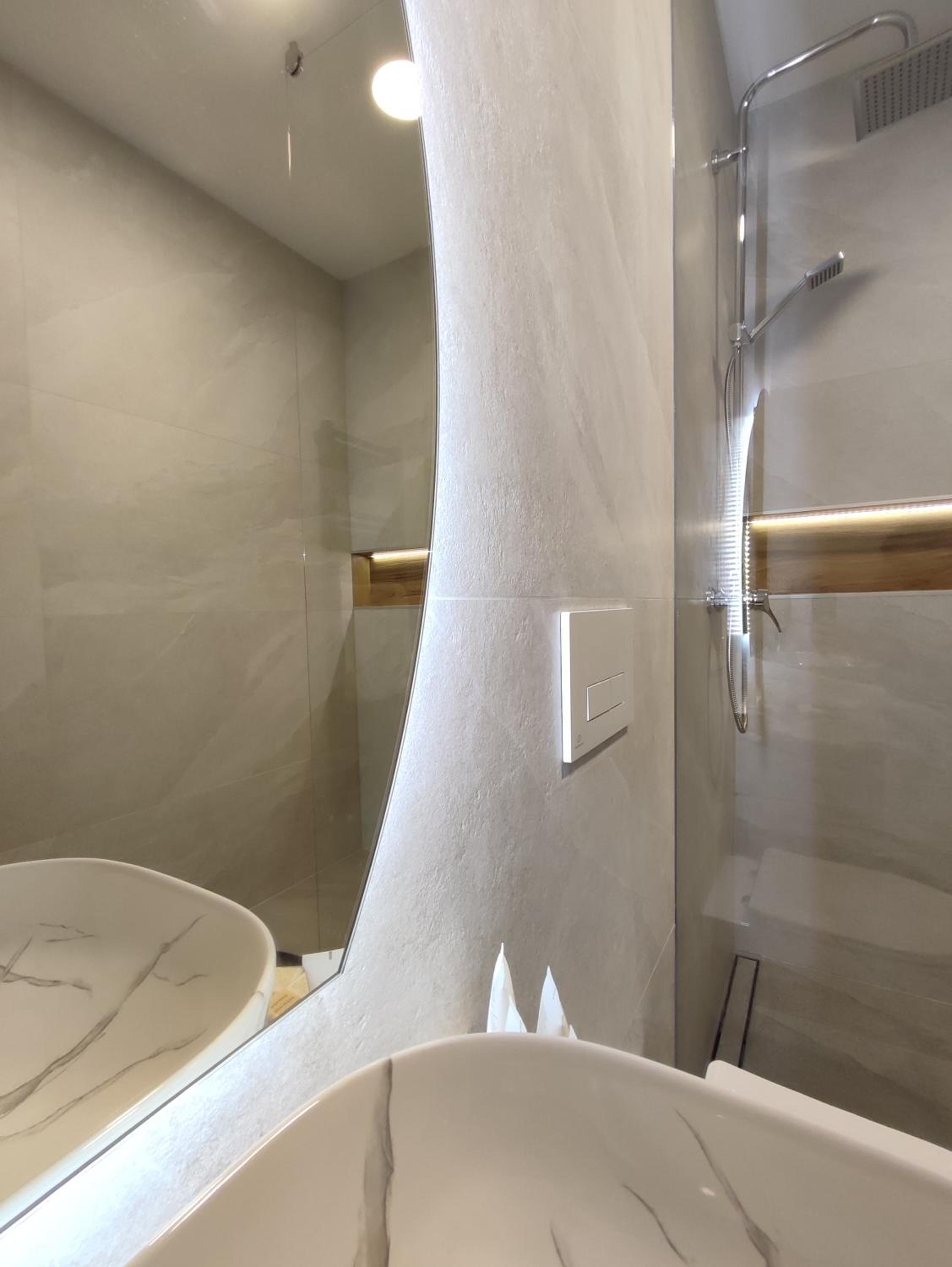 Deluxe Double Room - Photo 9