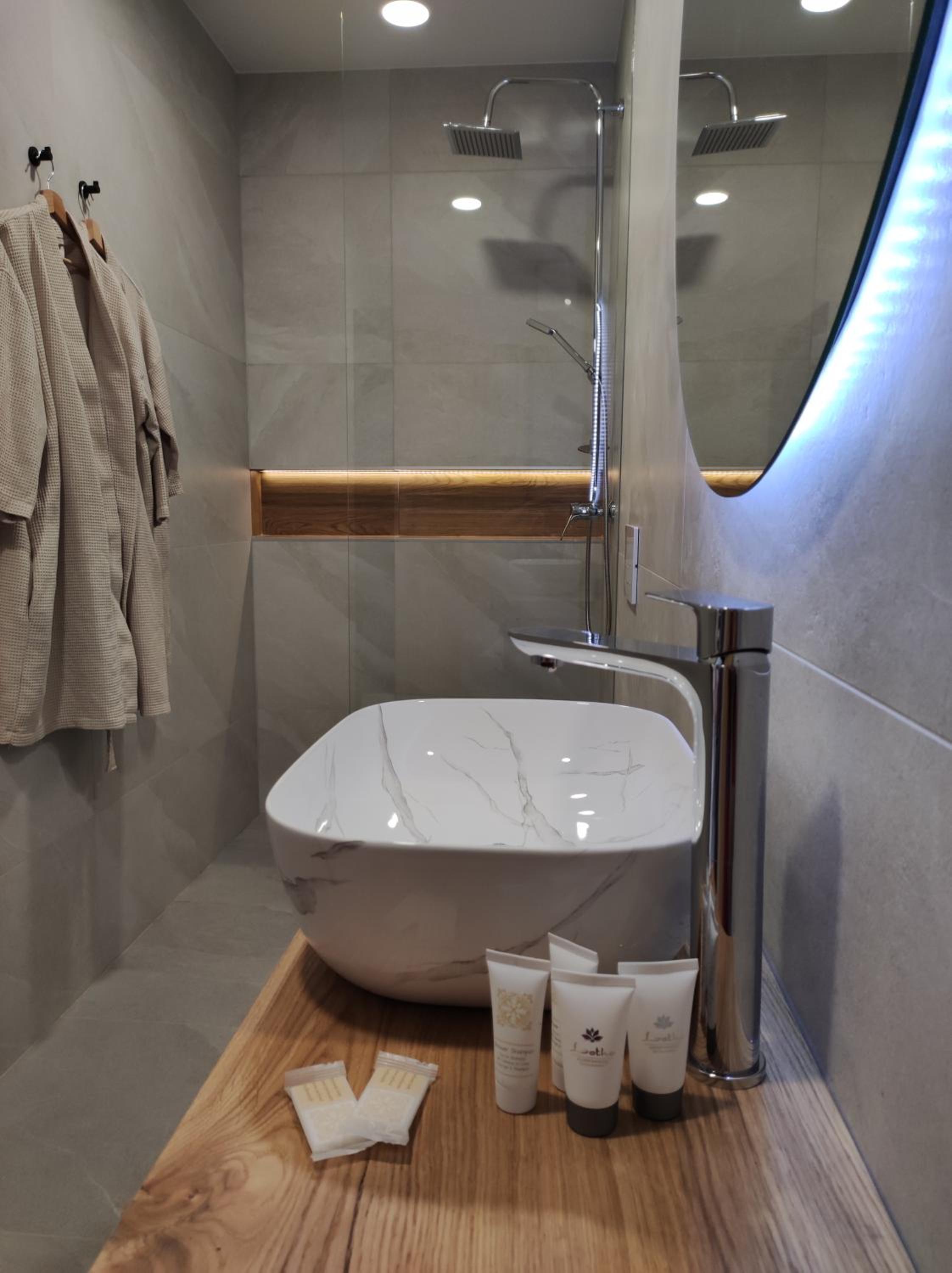 Double Room with Terrace and Private Sauna - Photo 5