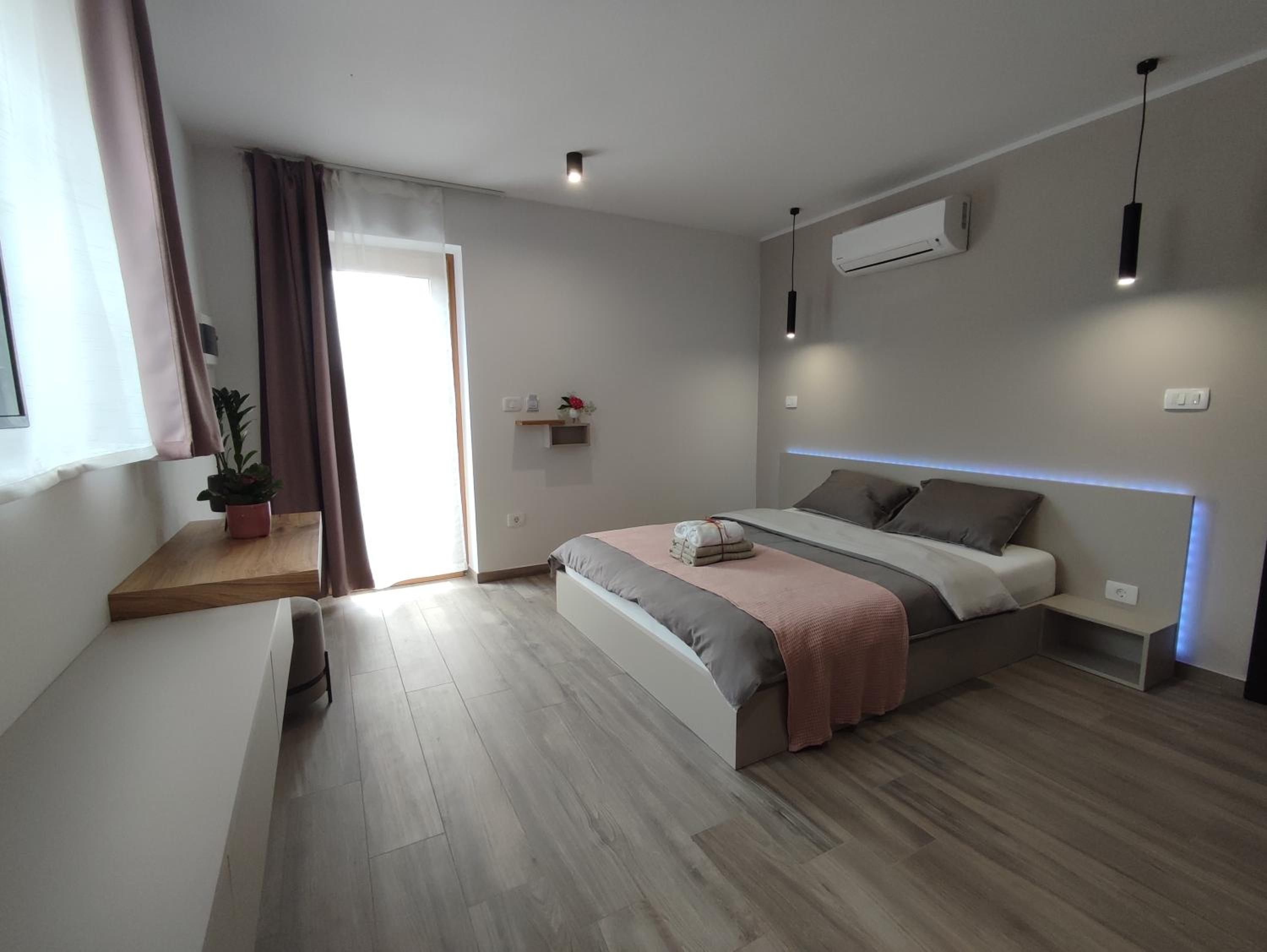 Double Room with Terrace and Private Sauna - Photo 9