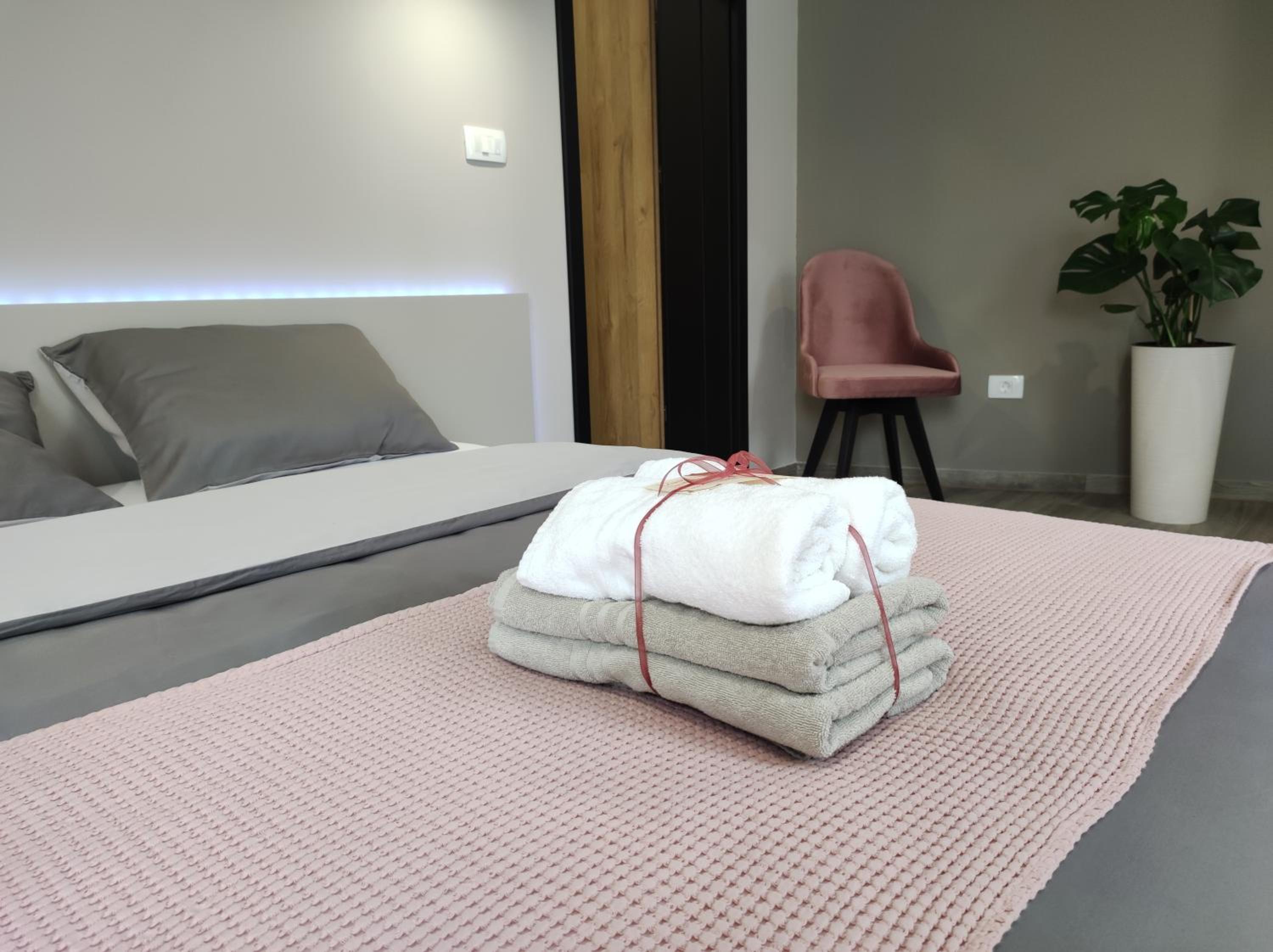 Double Room with Terrace and Private Sauna - Photo 10