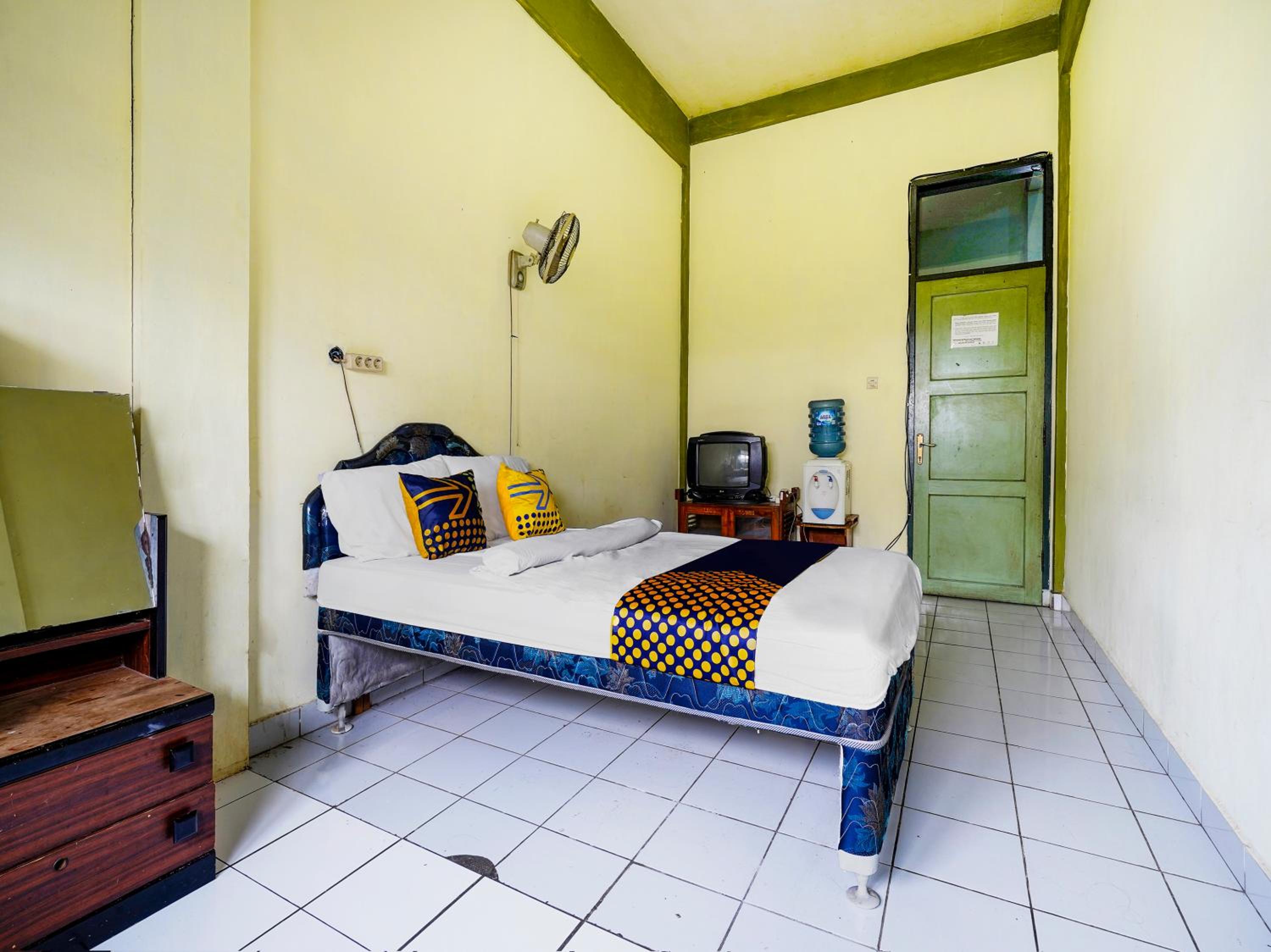 Budget Double Room photo 1