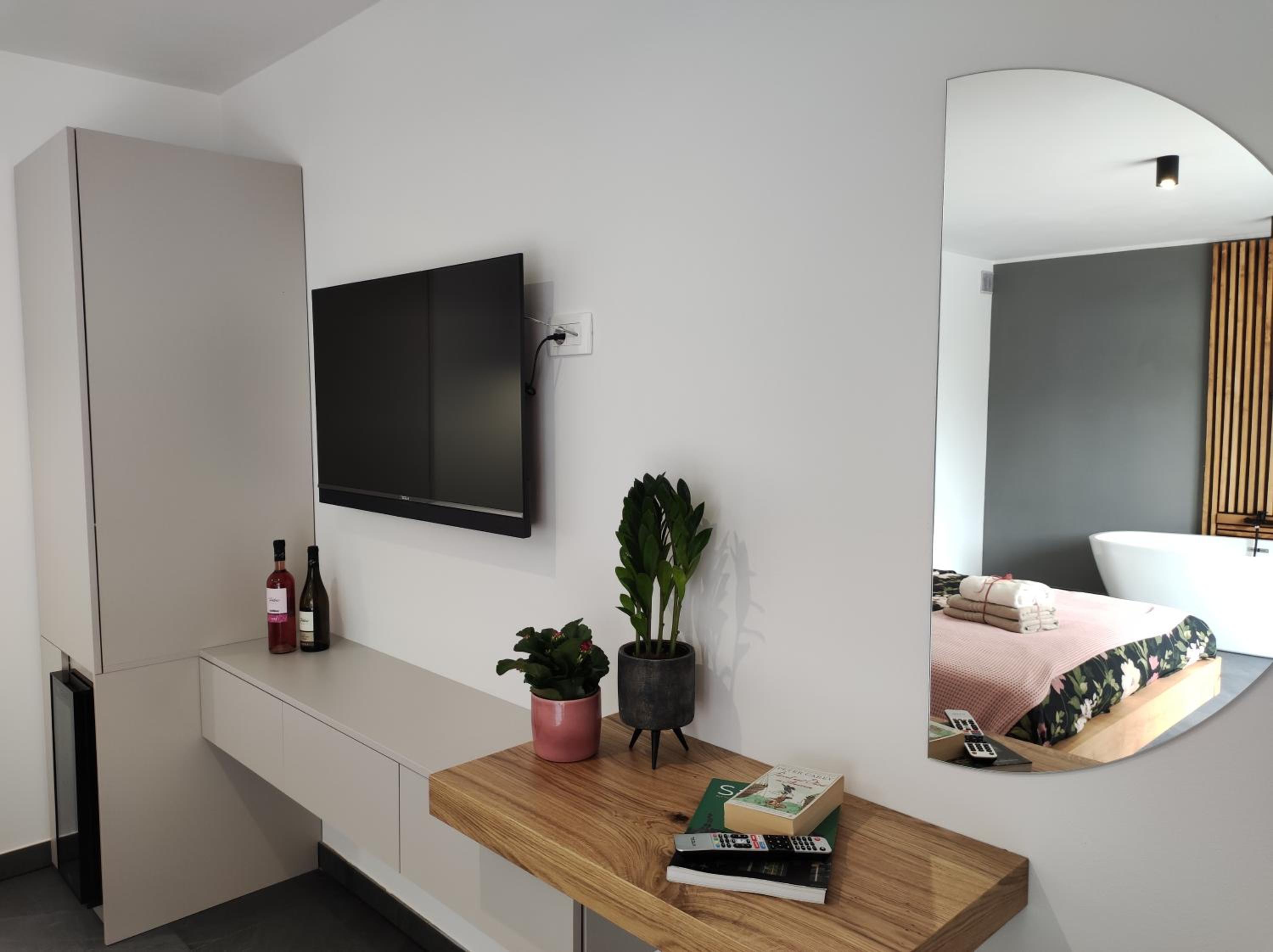 Deluxe Double Room with Bath and Sauna - Photo 3