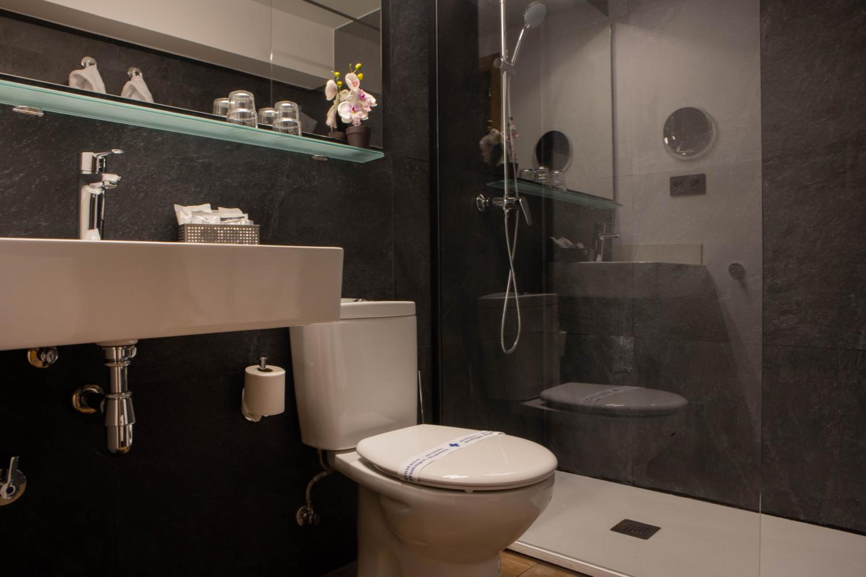 Interior Twin Room photo 3