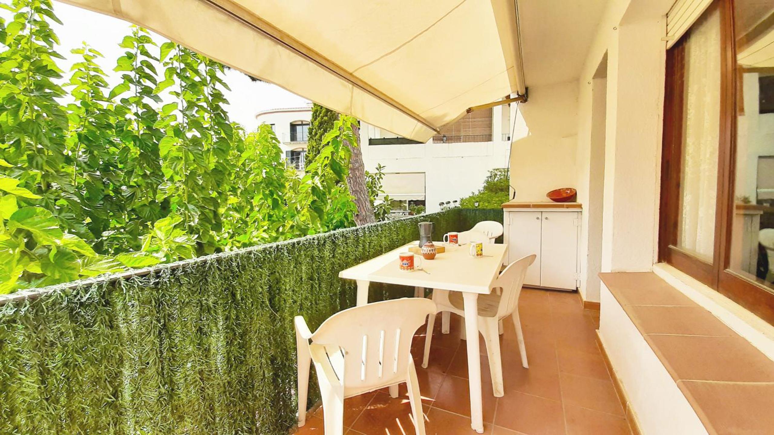 Apartment with Terrace photo 2
