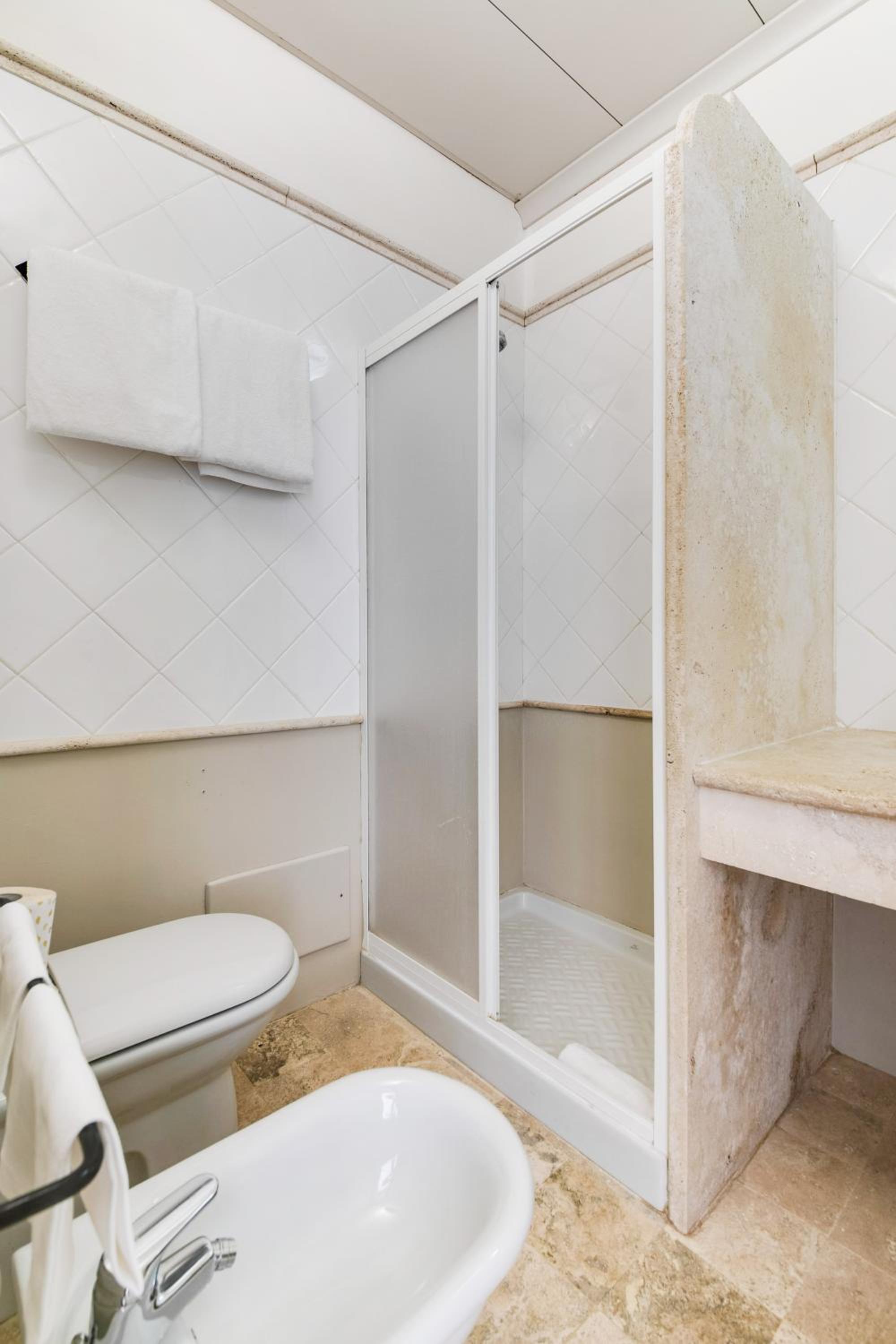 Classic Triple Room - Photo 3