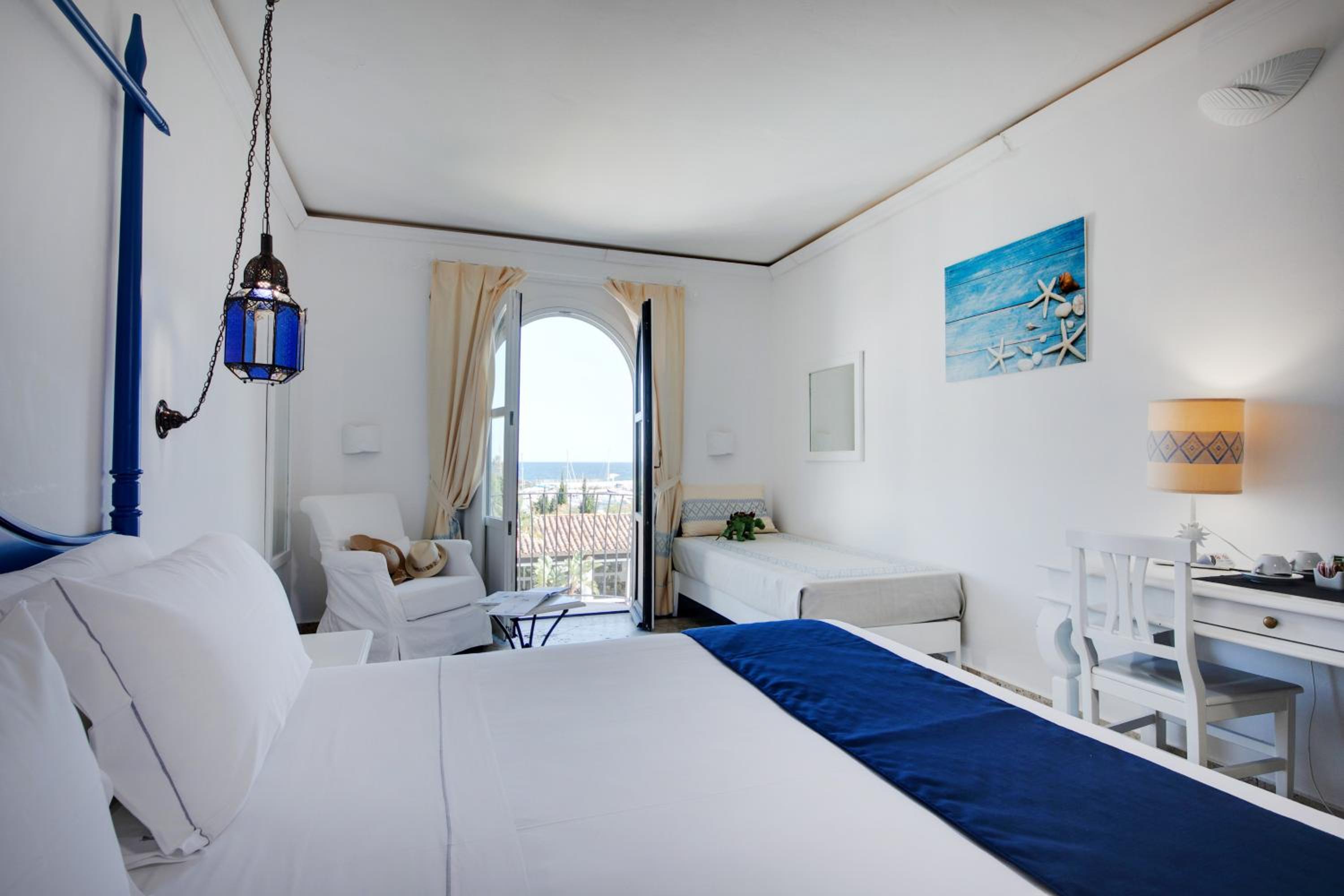 Triple Room with Sea View - Photo 5