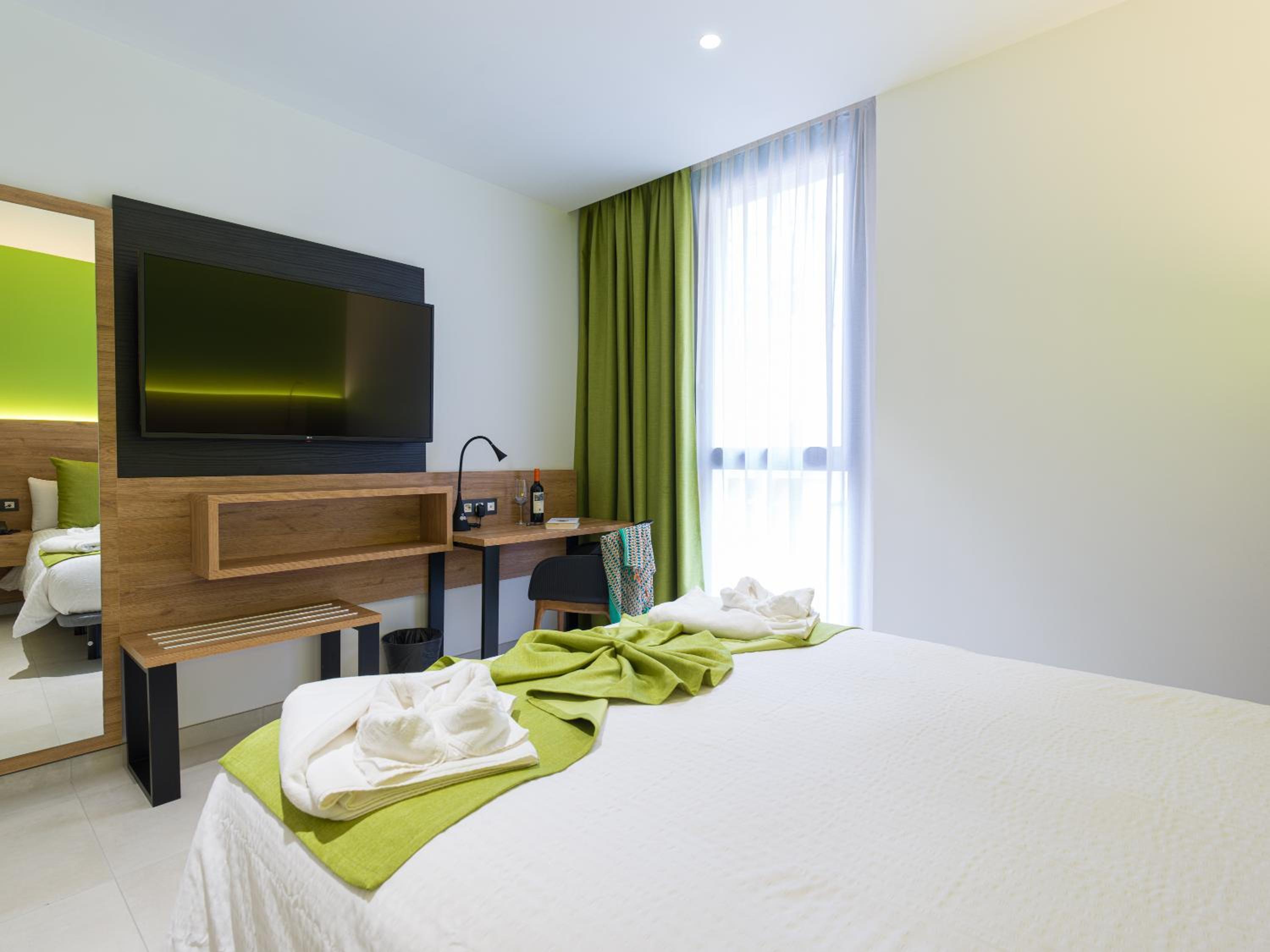 Standard Double Room - Photo 3