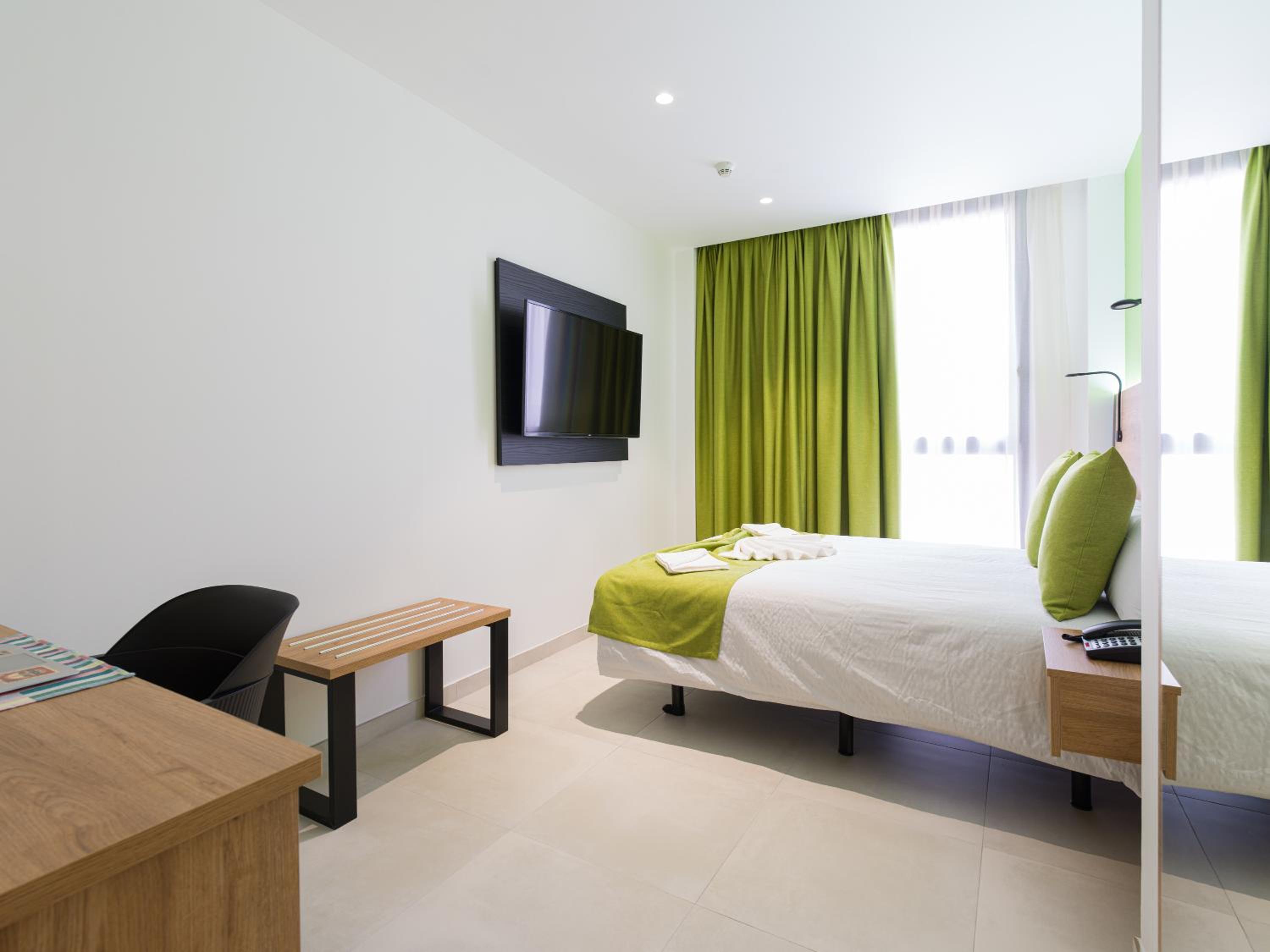 Standard Double Room - Photo 7