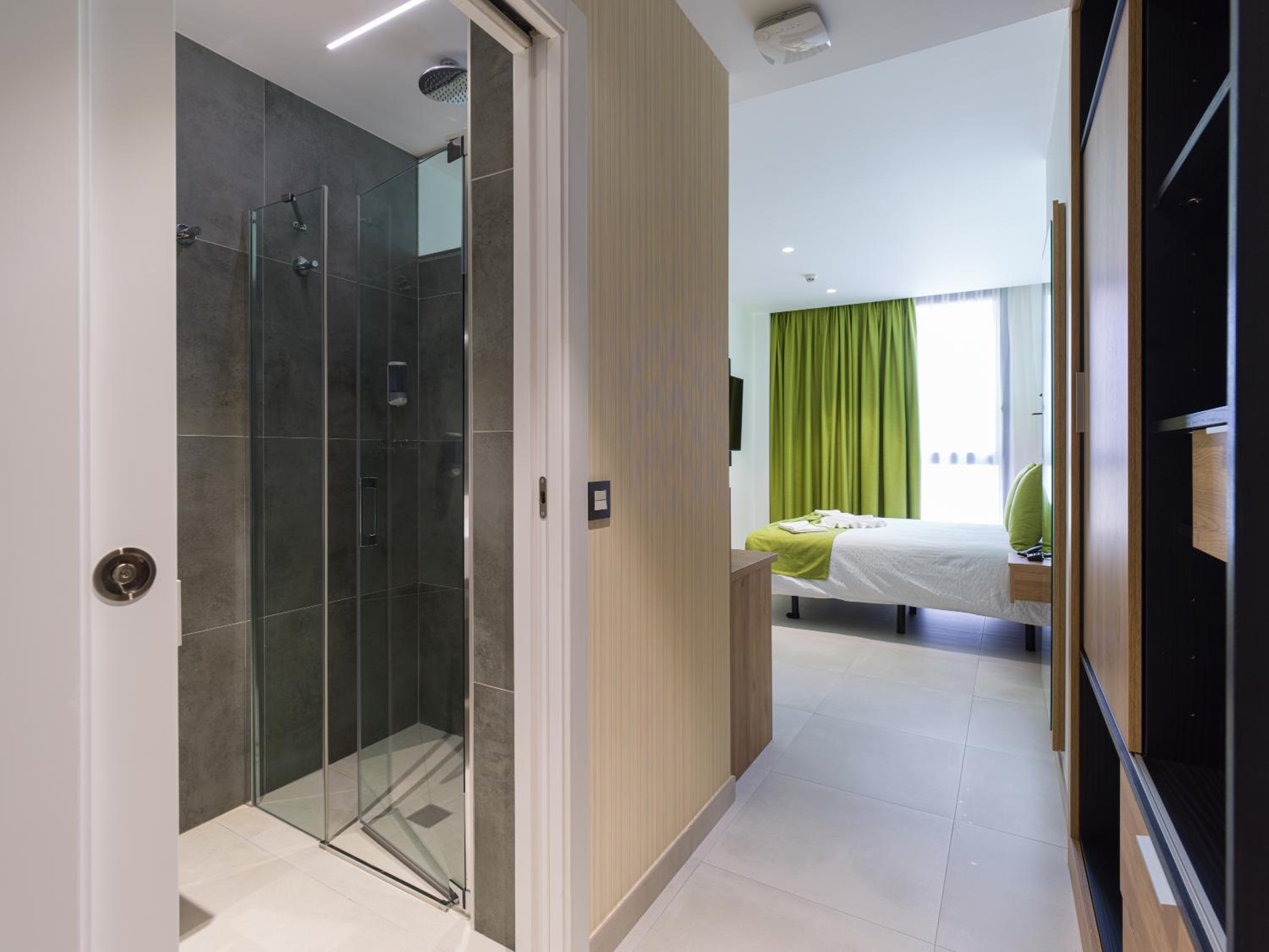 Standard Double Room - Photo 10