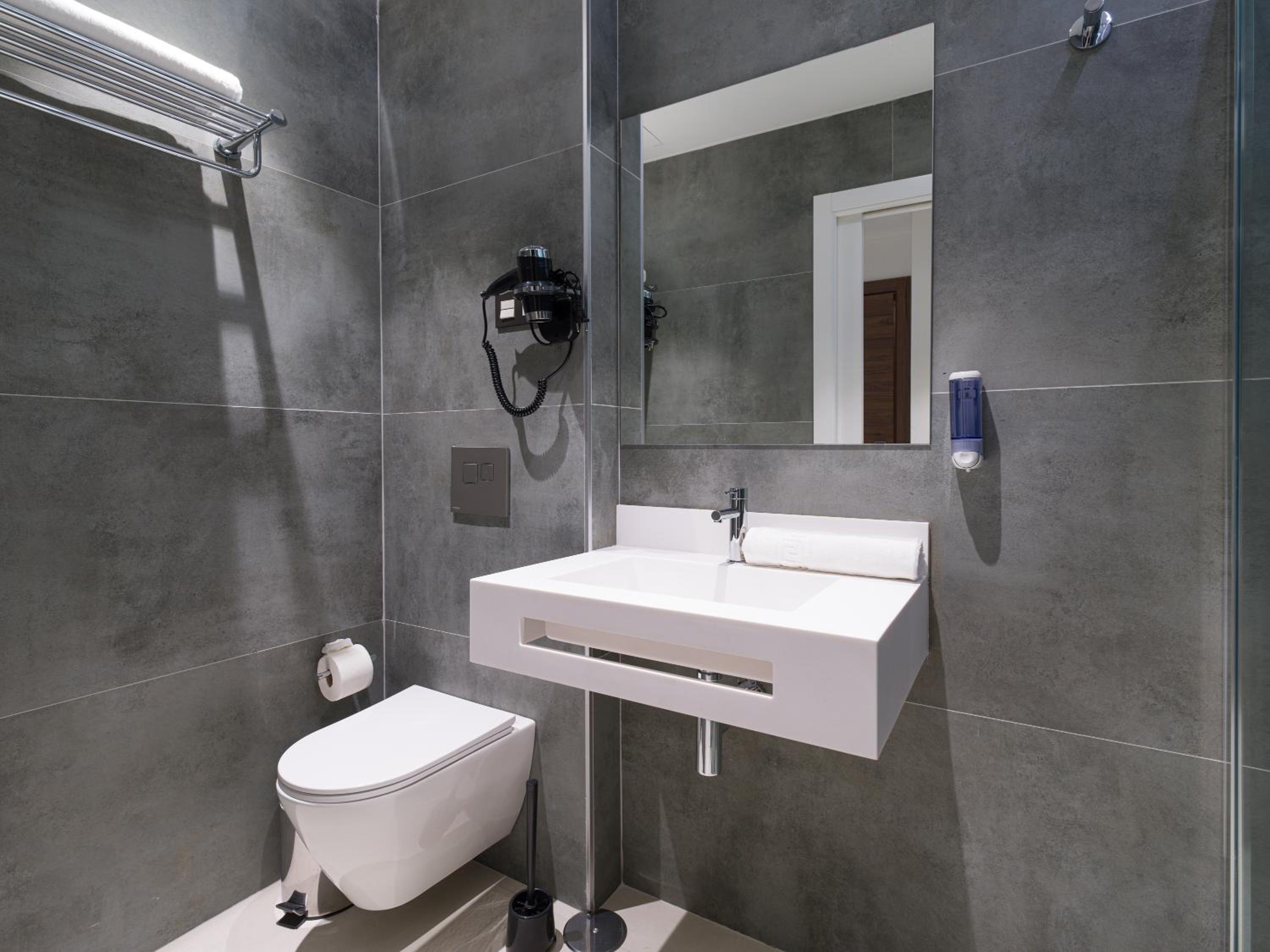 Standard Double Room - Photo 6