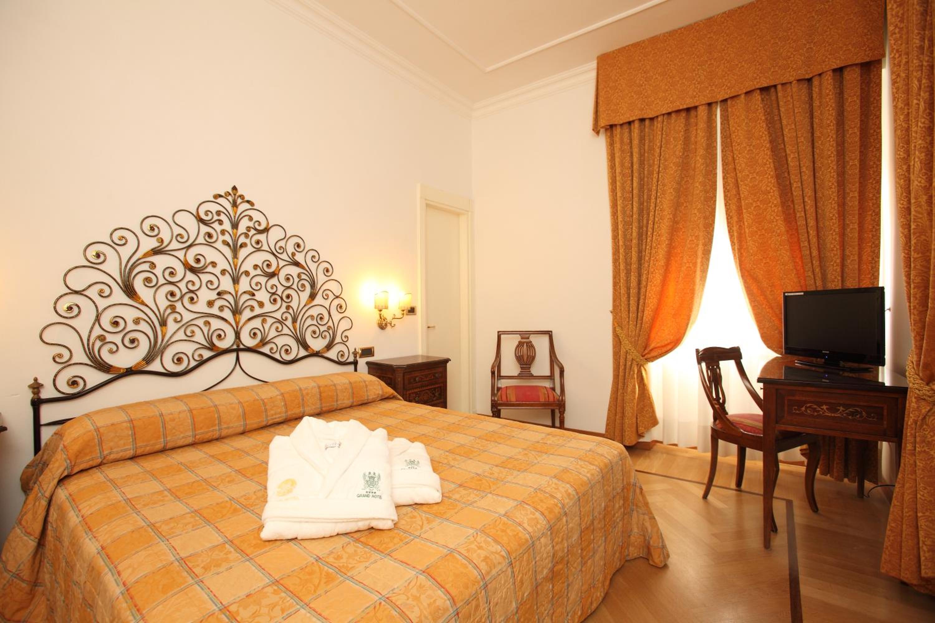 Junior Suite - Photo 1
