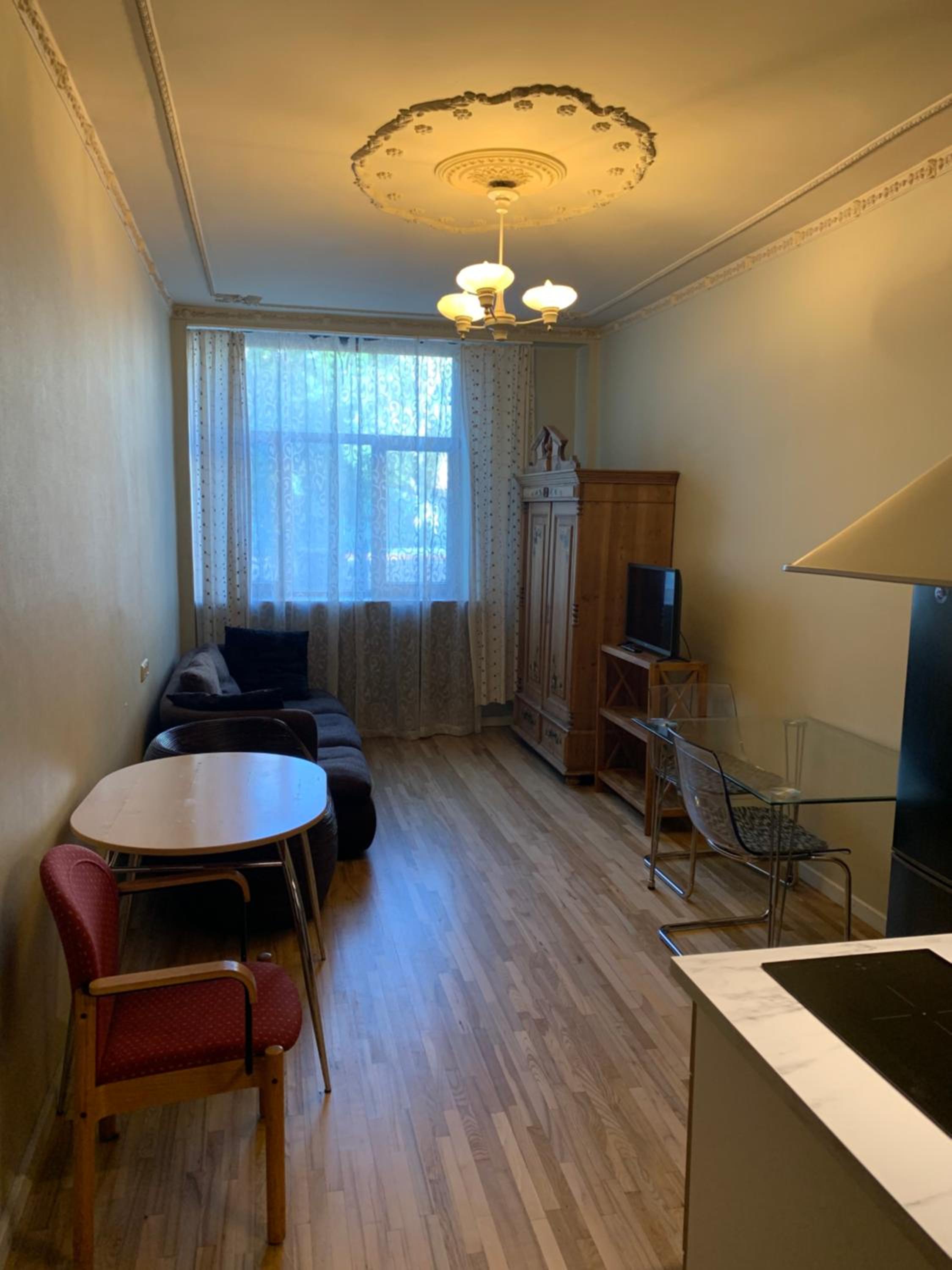 One-Bedroom Apartment photo 1