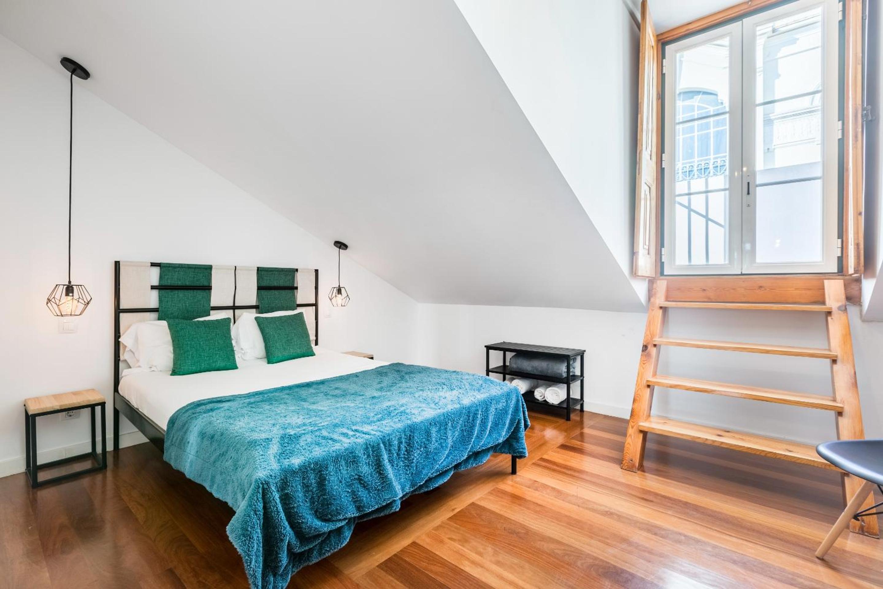 Three-Bedroom Apartment photo 2