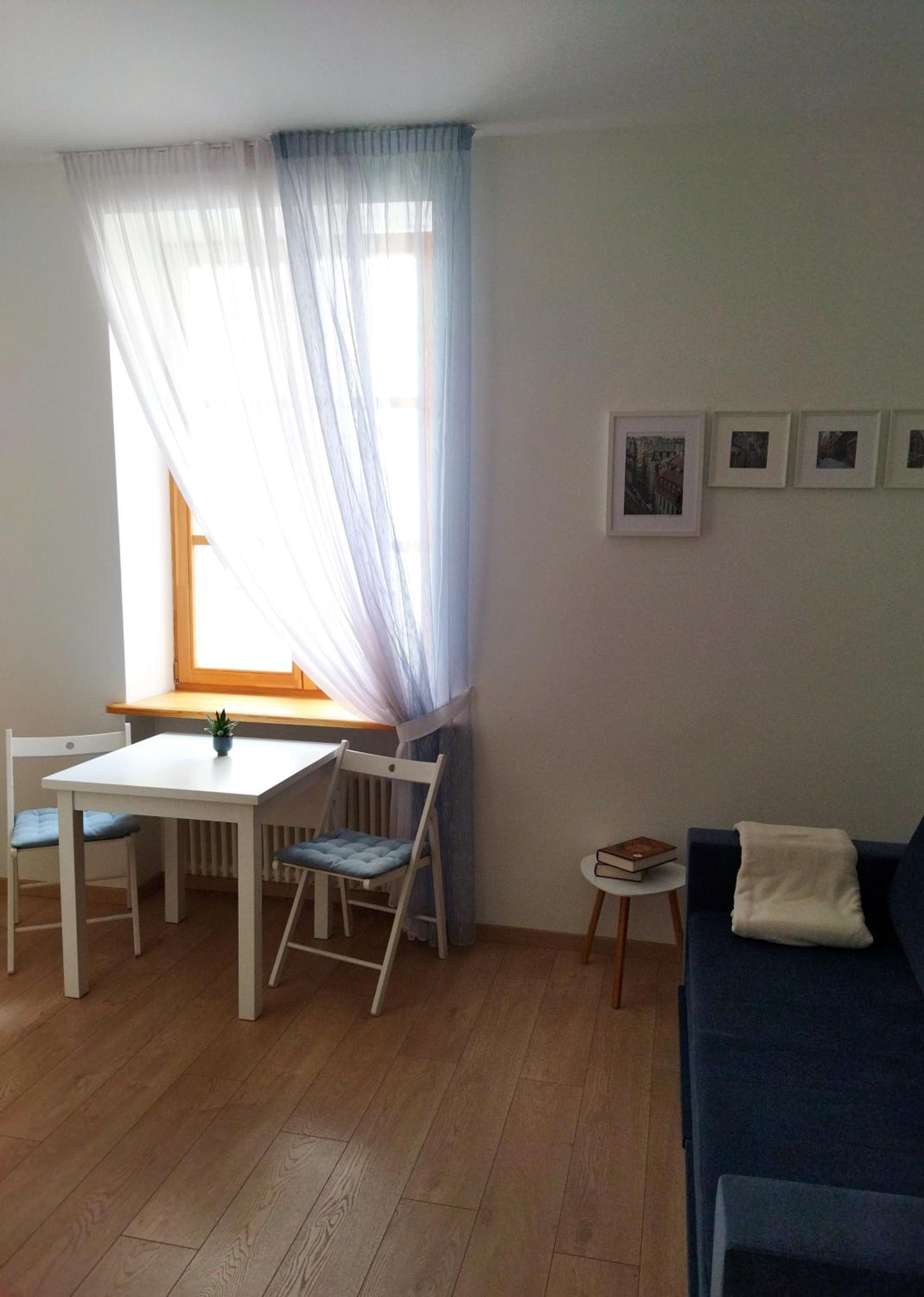 One-Bedroom Apartment - Photo 1