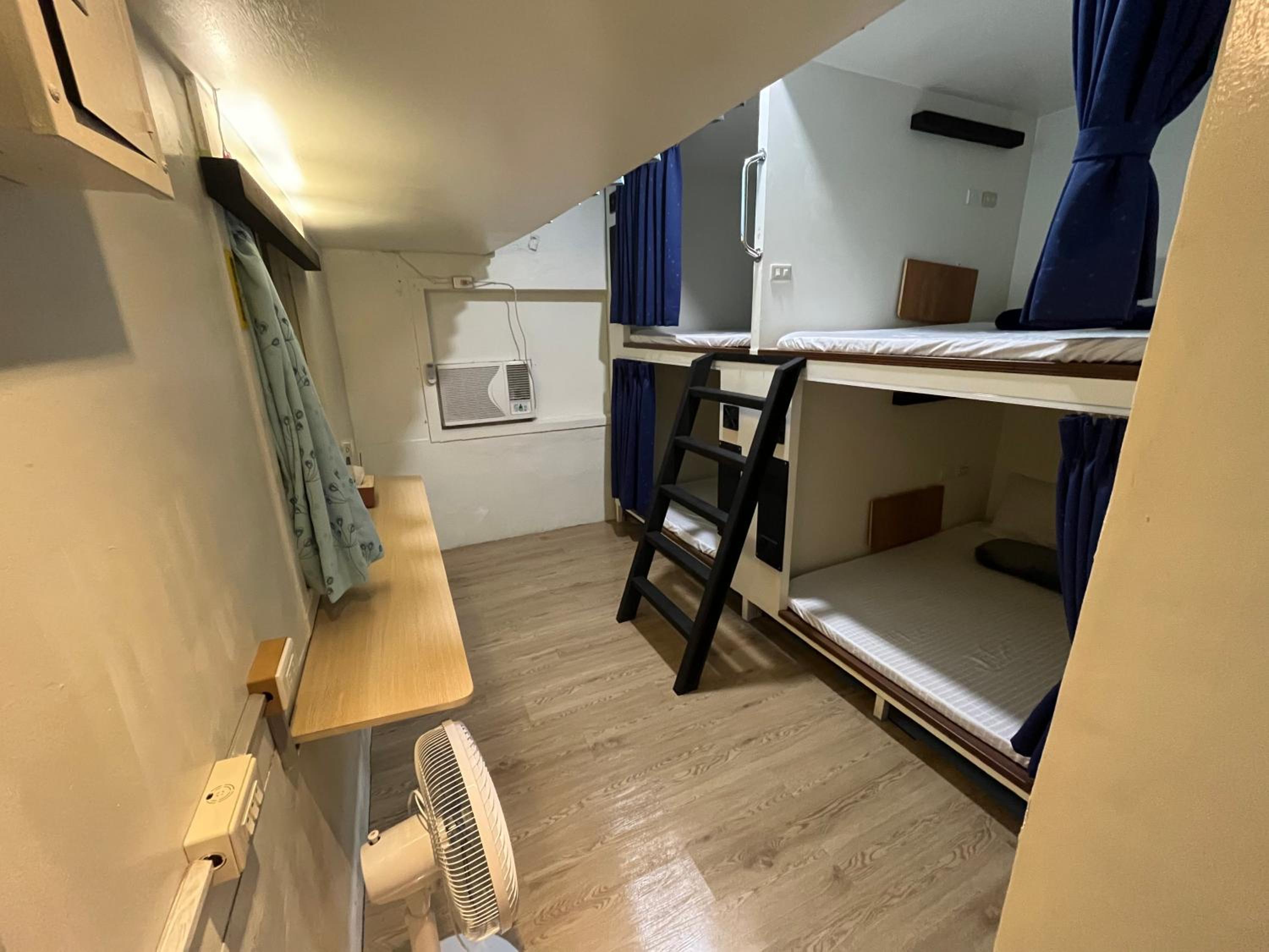 Double Room with Shared Bathroom photo 2