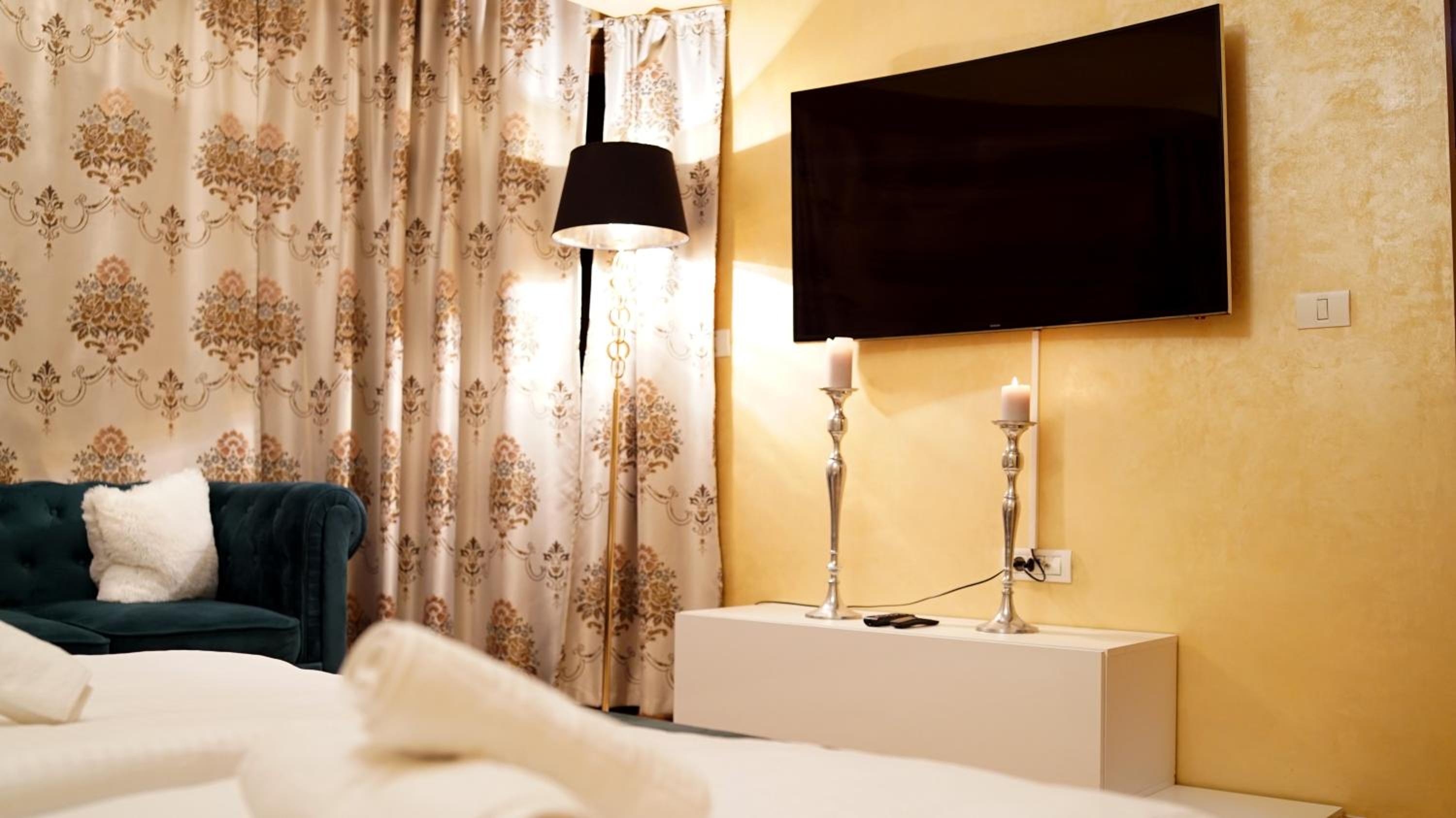 King Room with Spa Bath - Photo 7