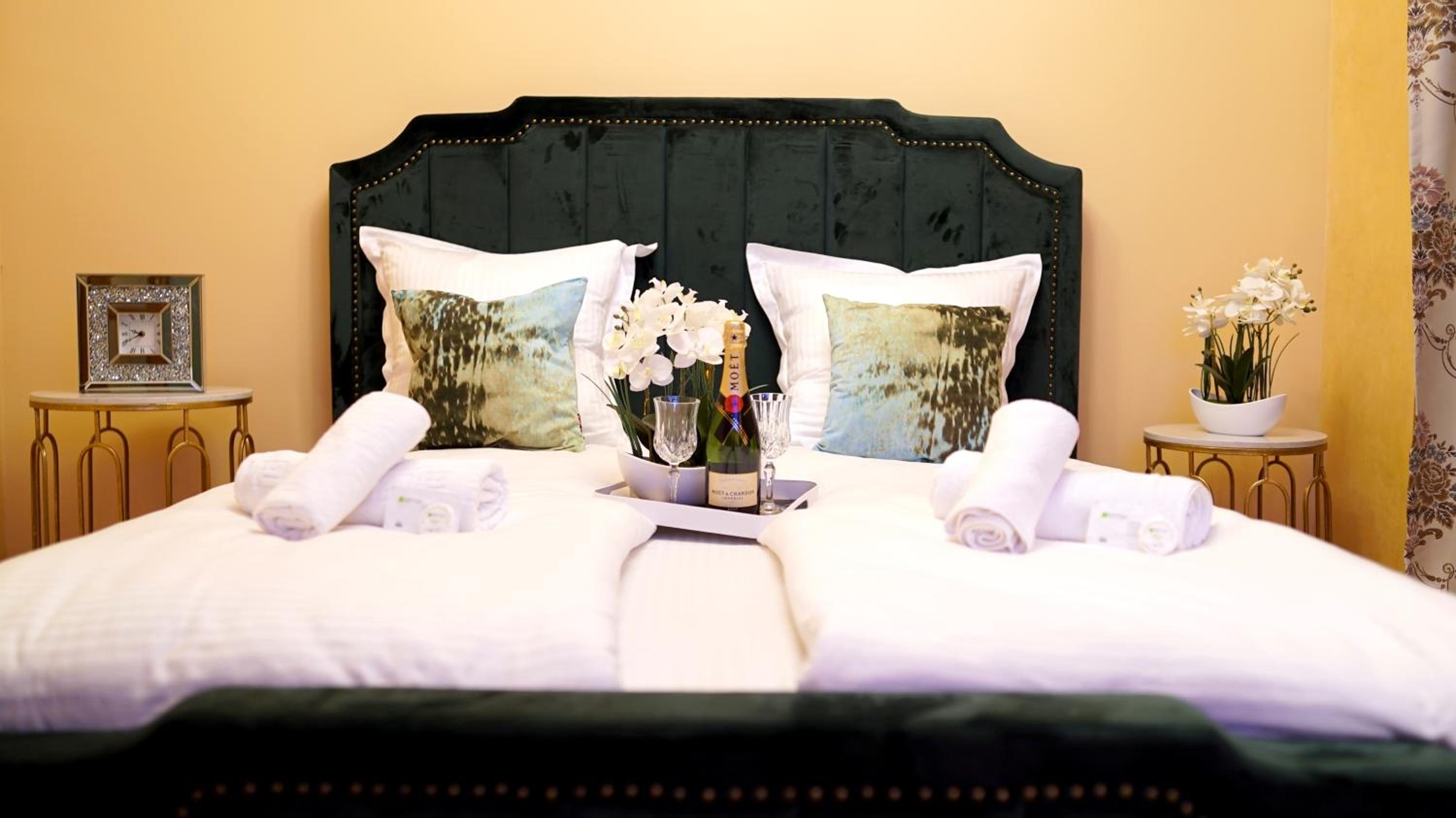 King Room with Spa Bath - Photo 4