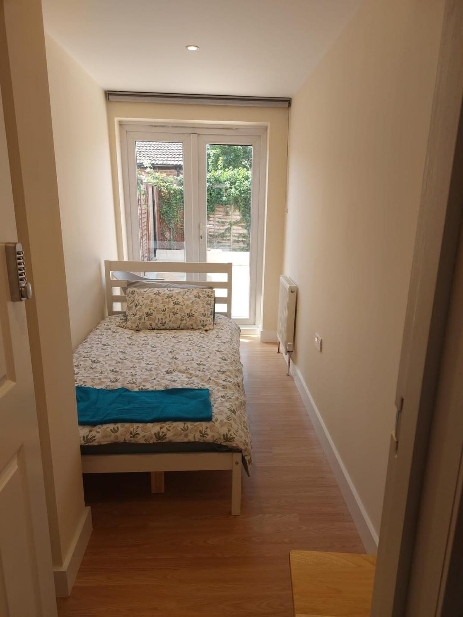 Single Room photo 2