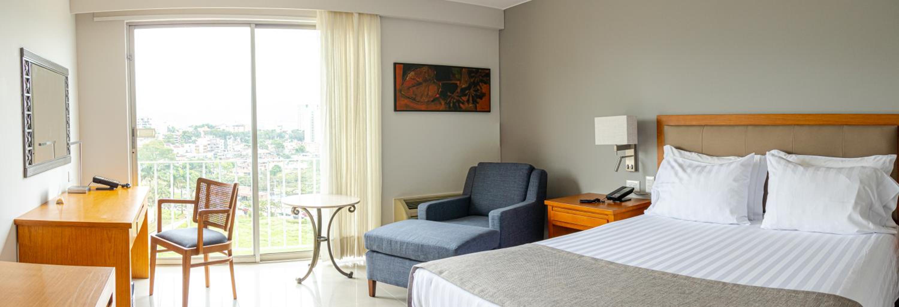 Standard Queen Room photo 2