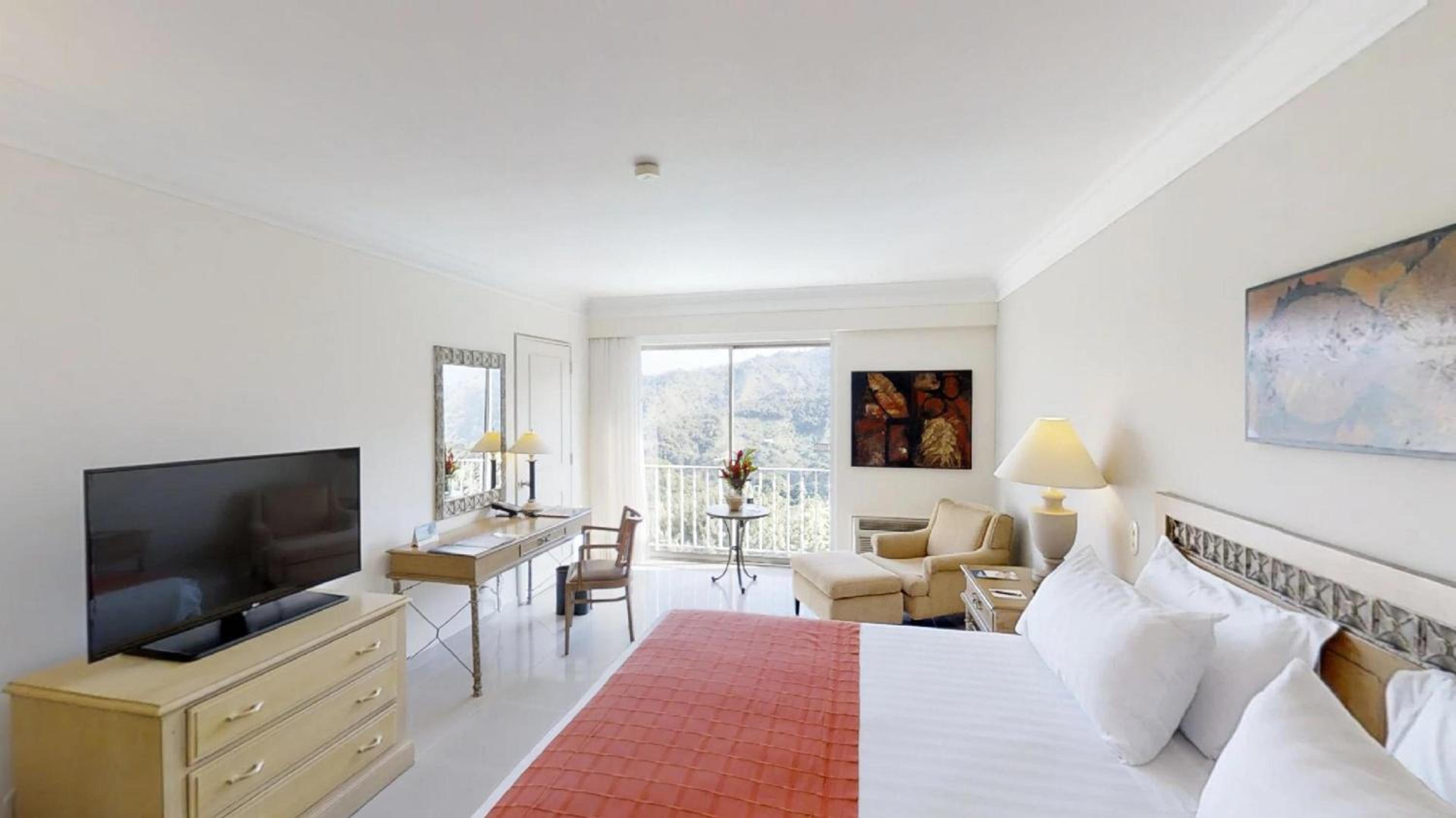 Standard Queen Room photo 3