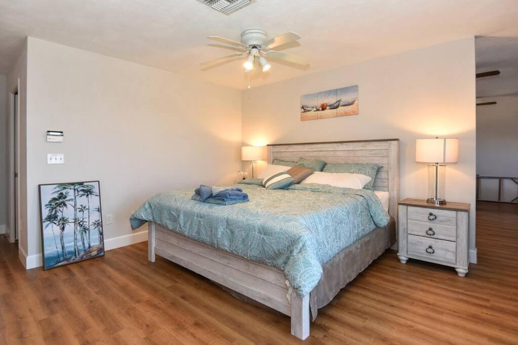 Five-Bedroom House photo 2