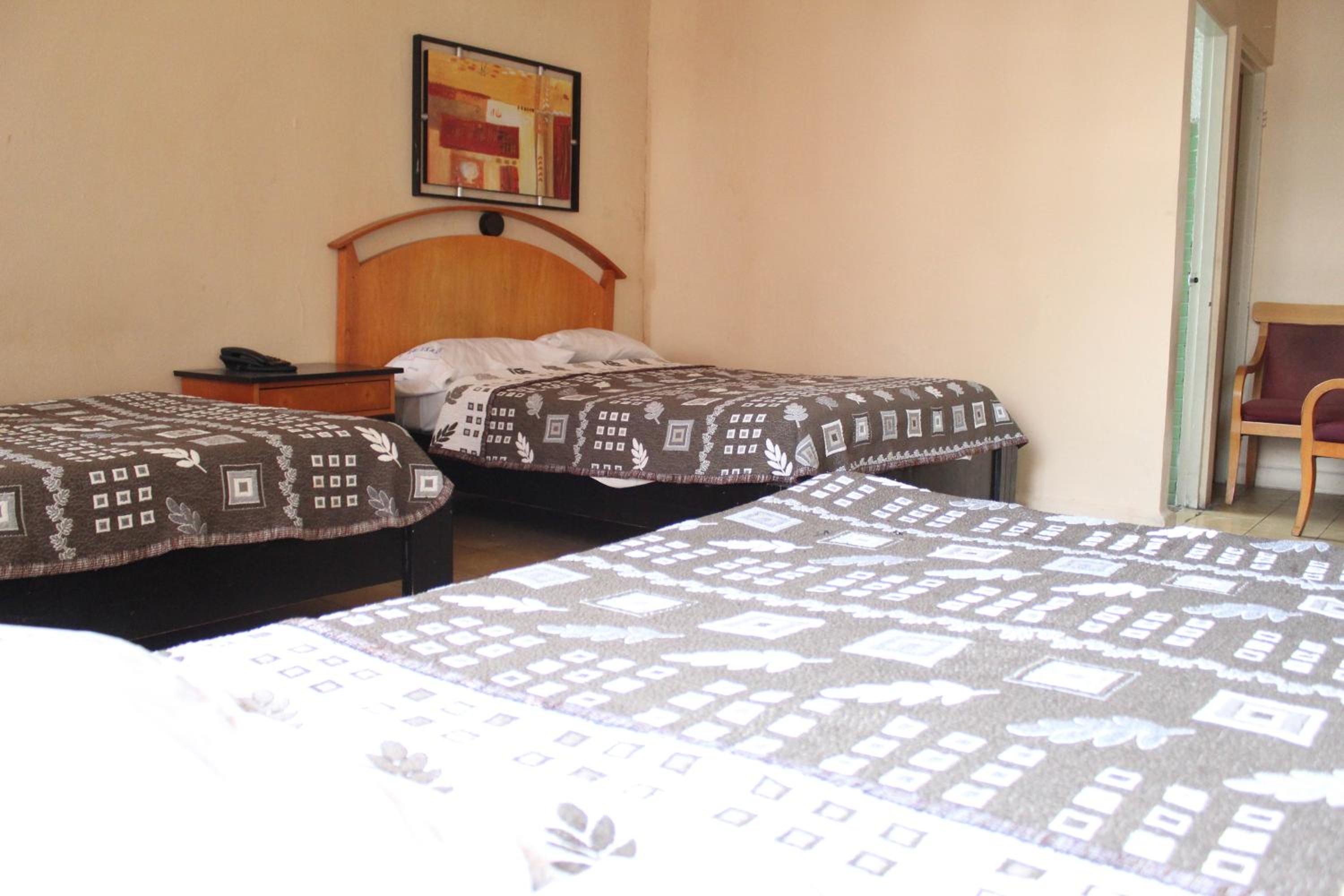 Deluxe Family Room - Photo 8