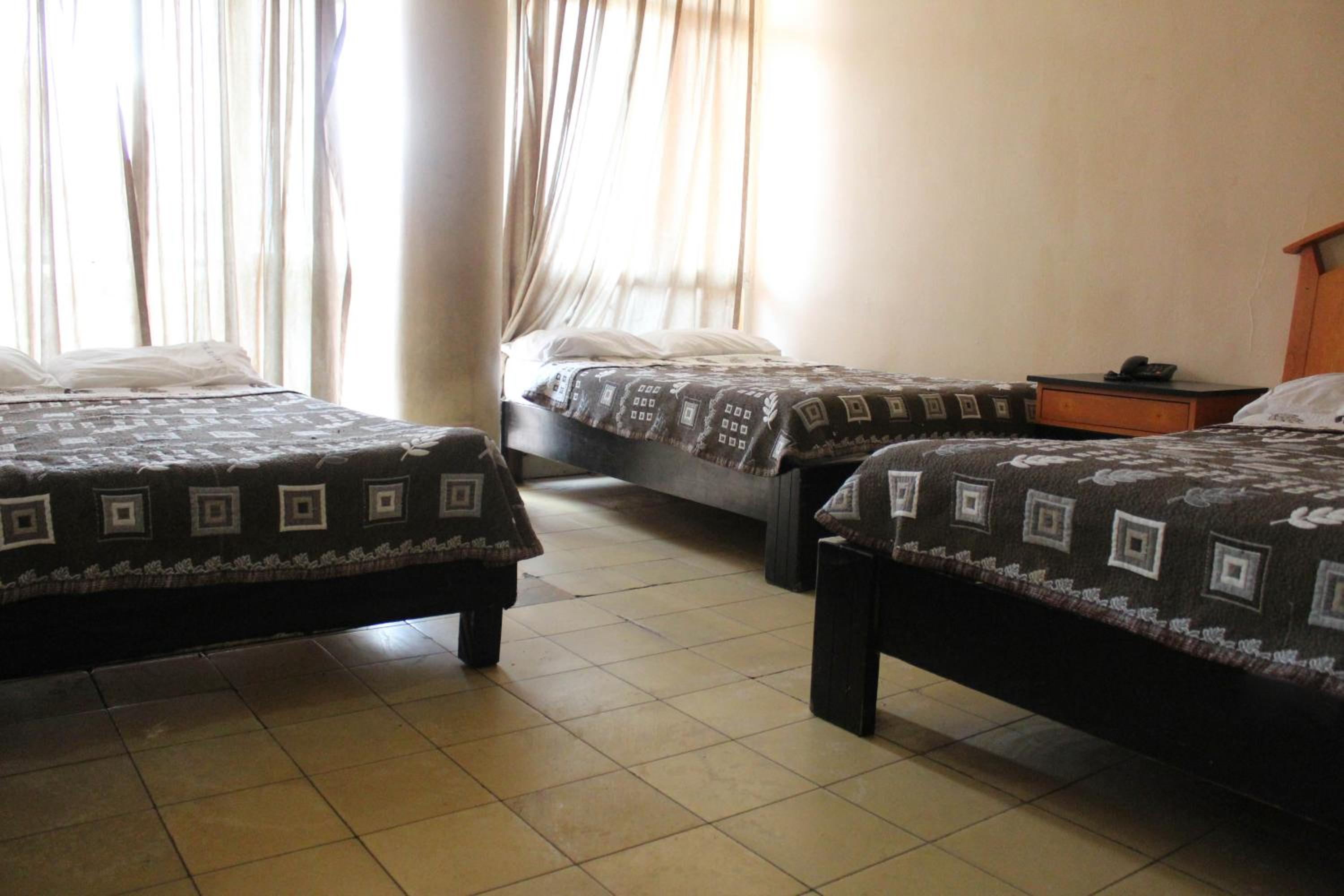 Deluxe Family Room - Photo 7