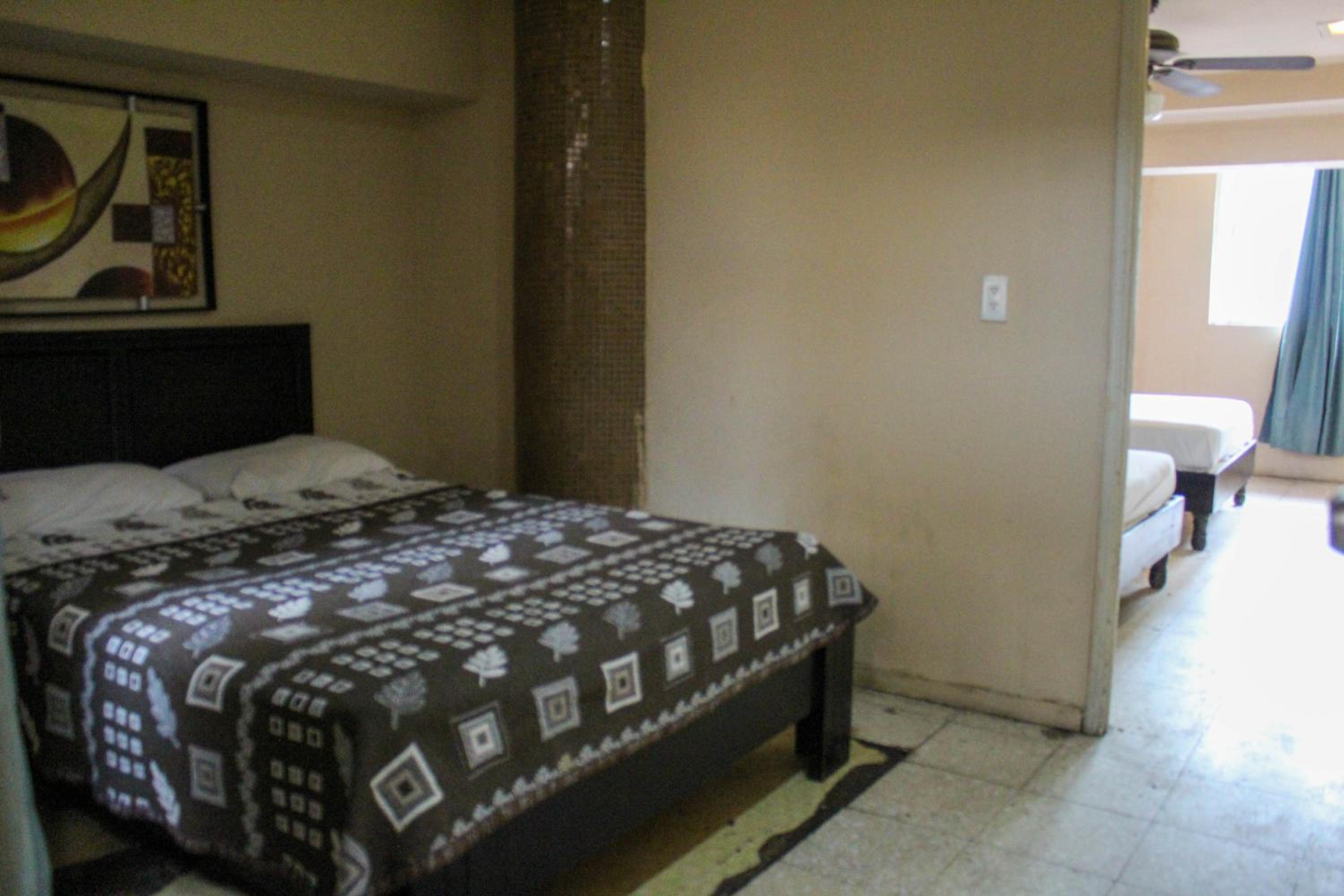 Family Room - Photo 4