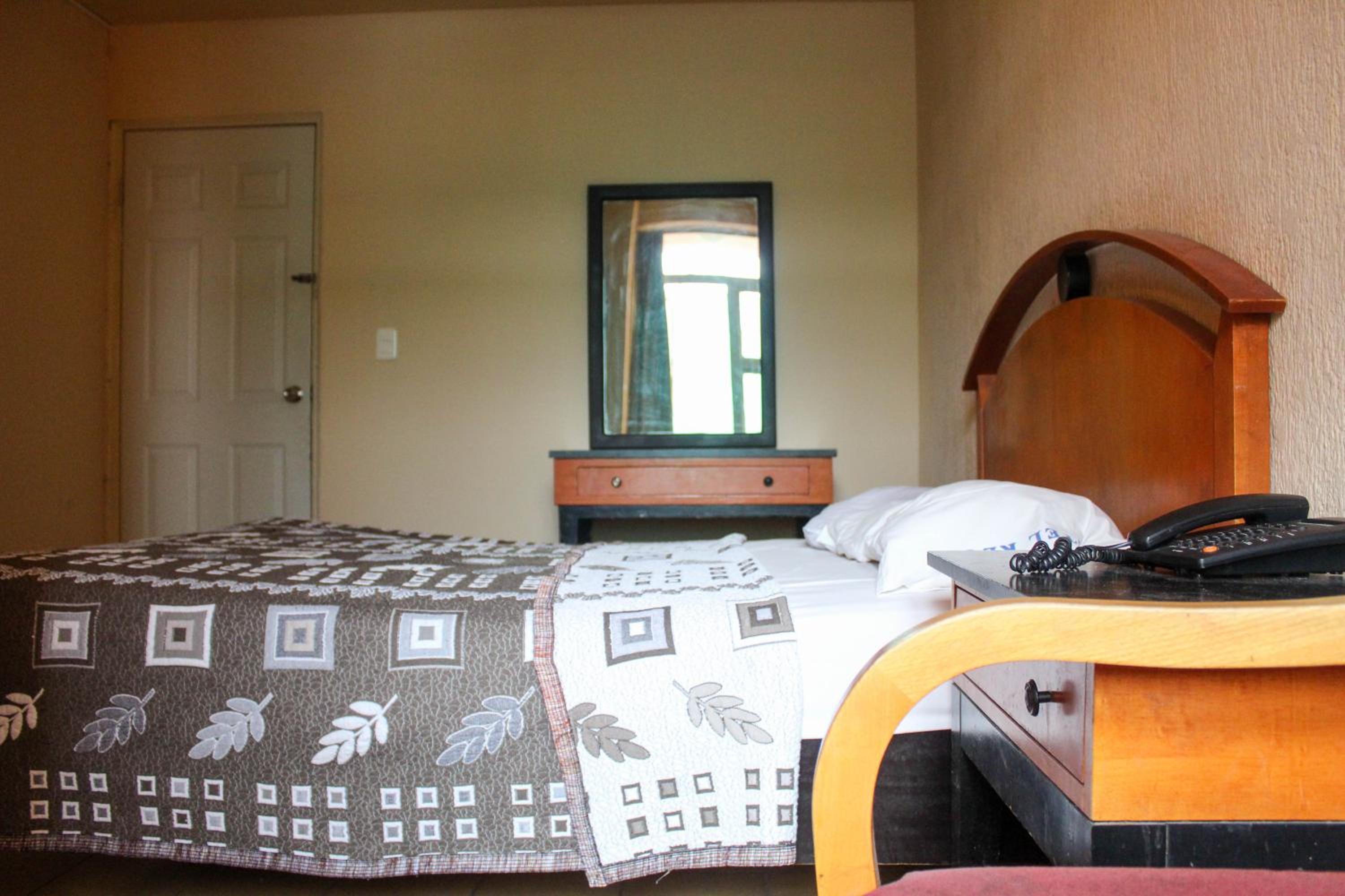 Double Room - Photo 9