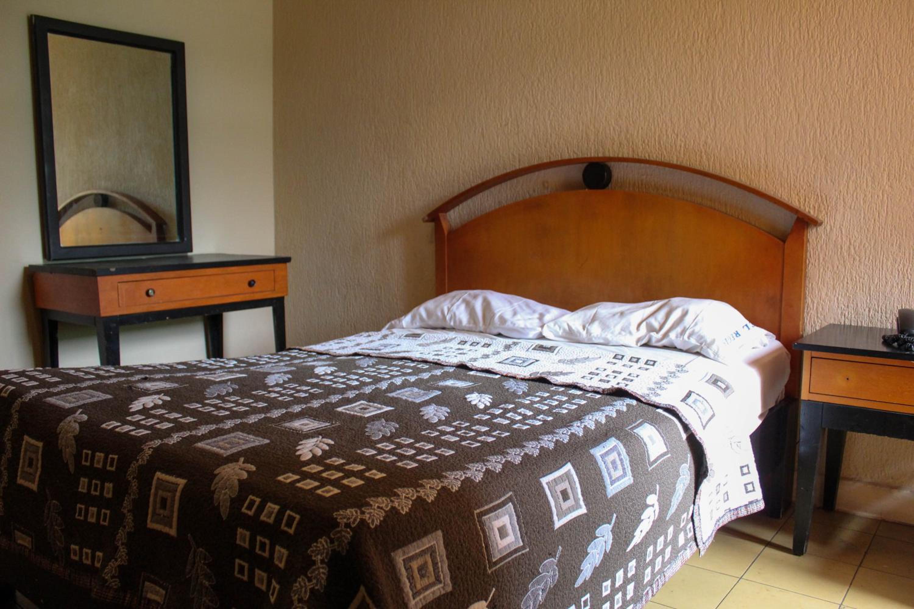 Double Room - Photo 7