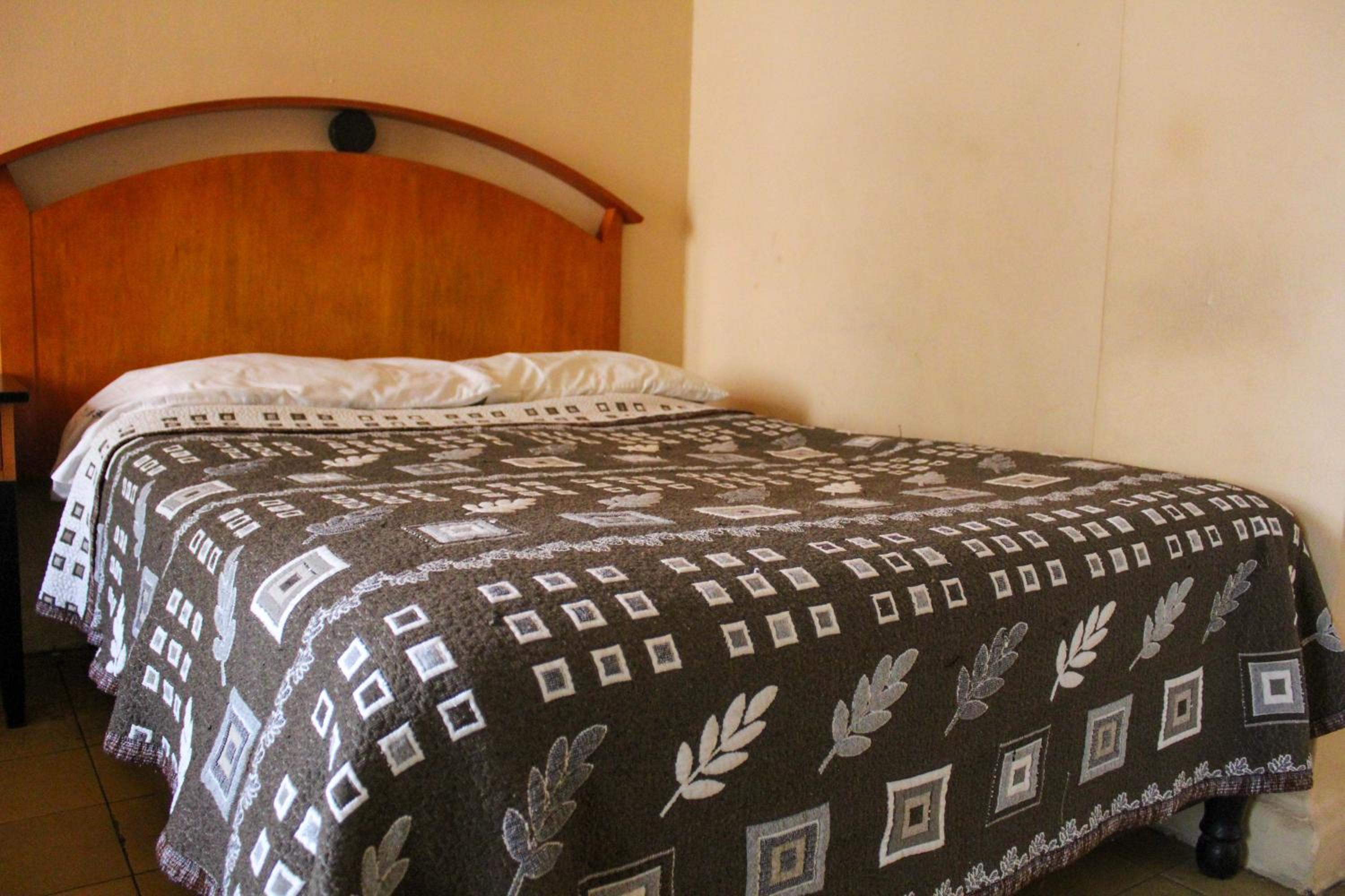 Double Room - Photo 12