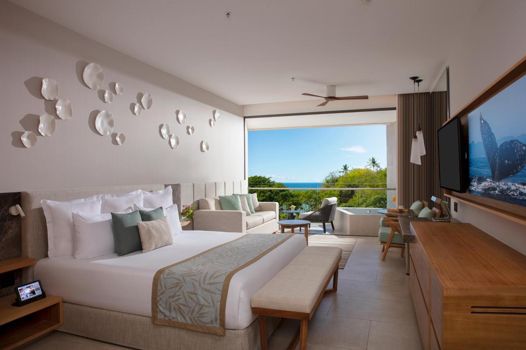Preferred Club Jr. Suite Partial Ocean View King