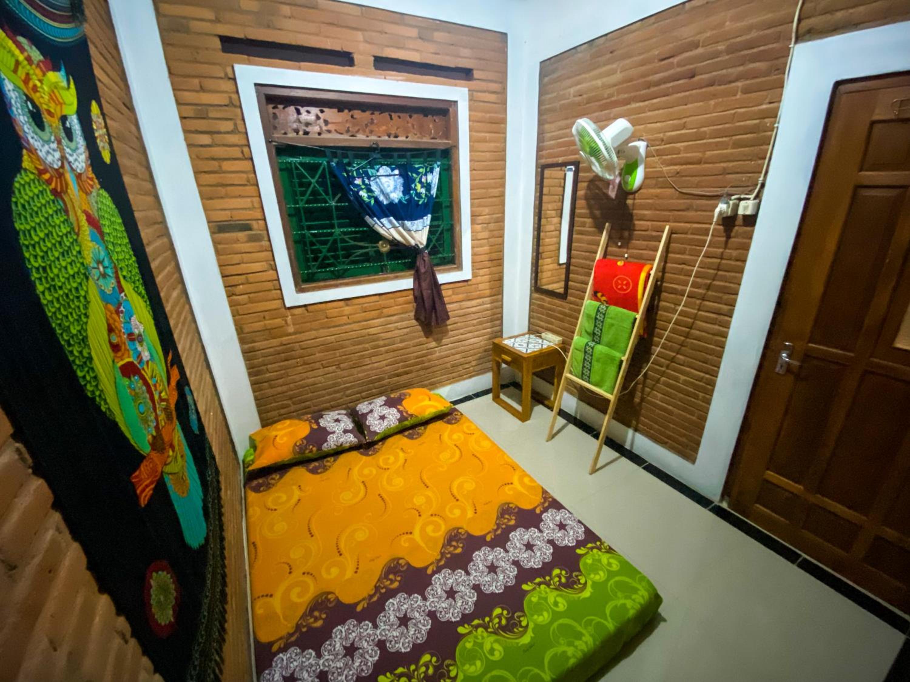 Standard Double Room with Fan - Photo 4