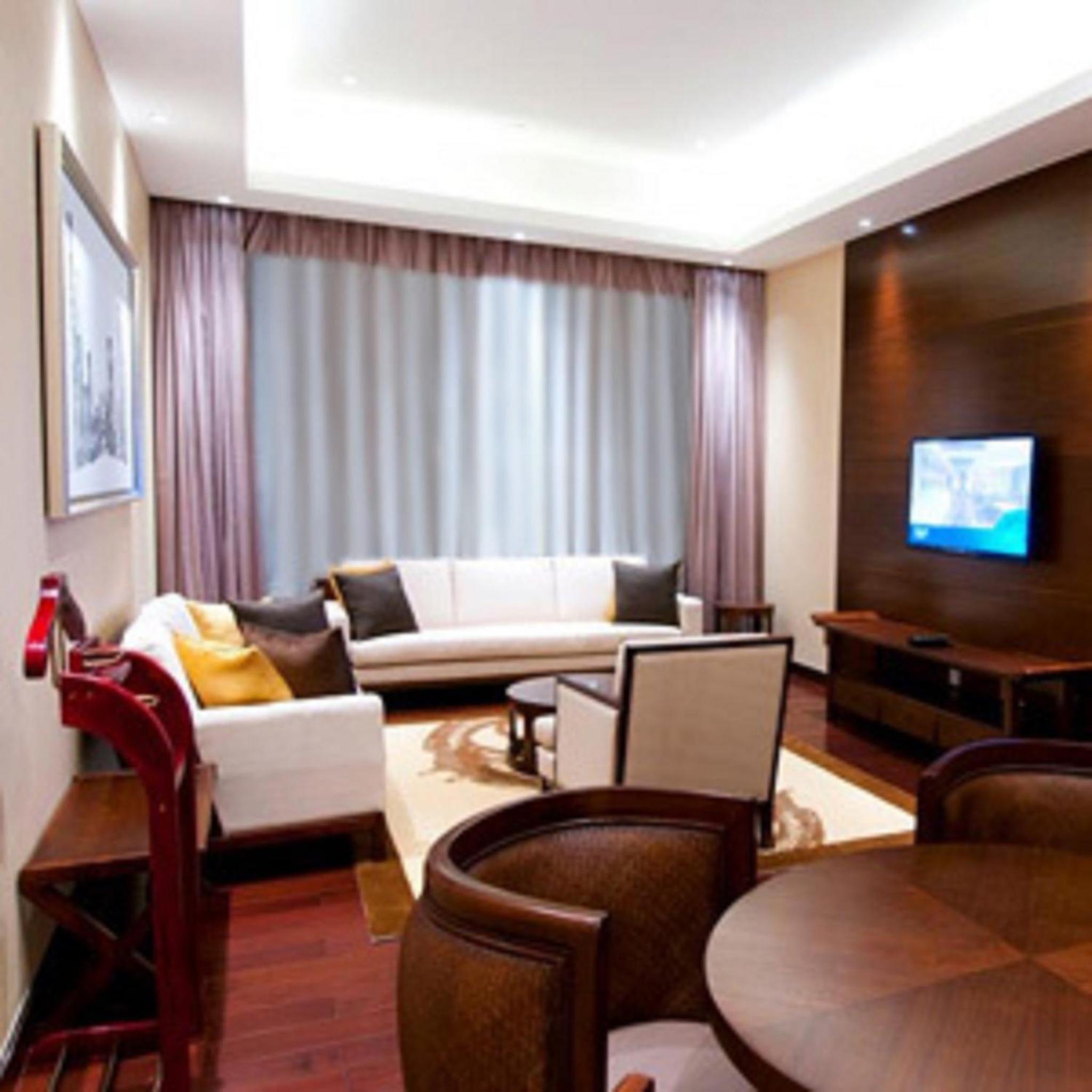 Junior King Suite photo 2