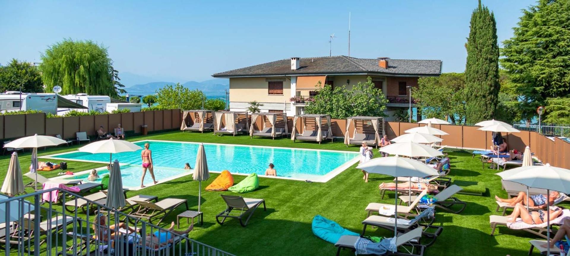Junior Suite with Pool View photo 3