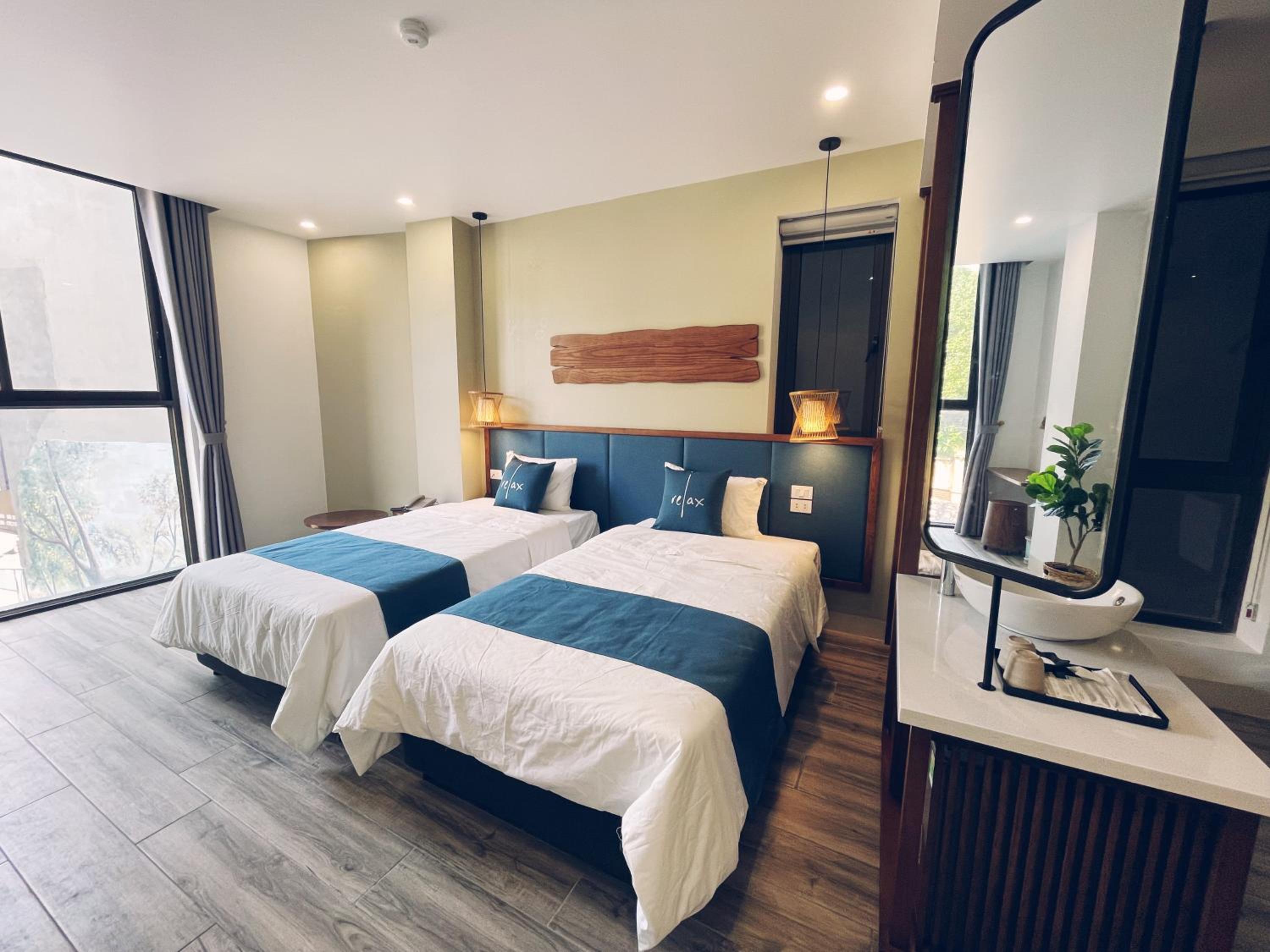 Deluxe Double or Twin Room with Mountain View