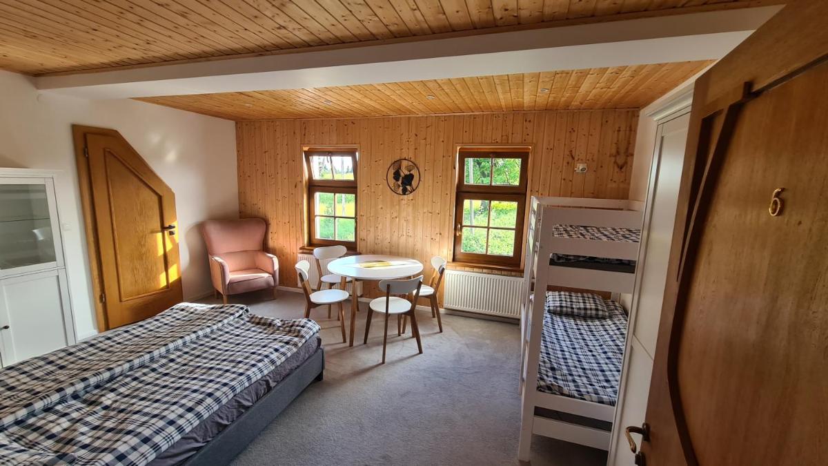 Quadruple Room with Private Bathroom photo 1